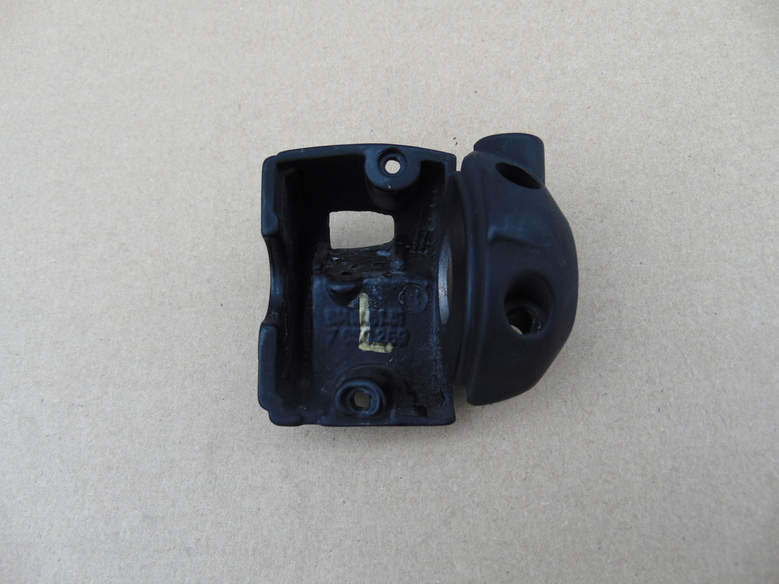 BMW F 650CS MOCOWANIE PRZEŁĄCZNIKA LEWE UCHWYT