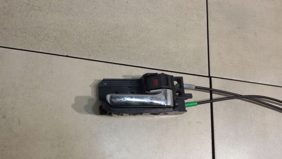 lock door handle right front TOYOTA AVENSIS T25 2 PIN