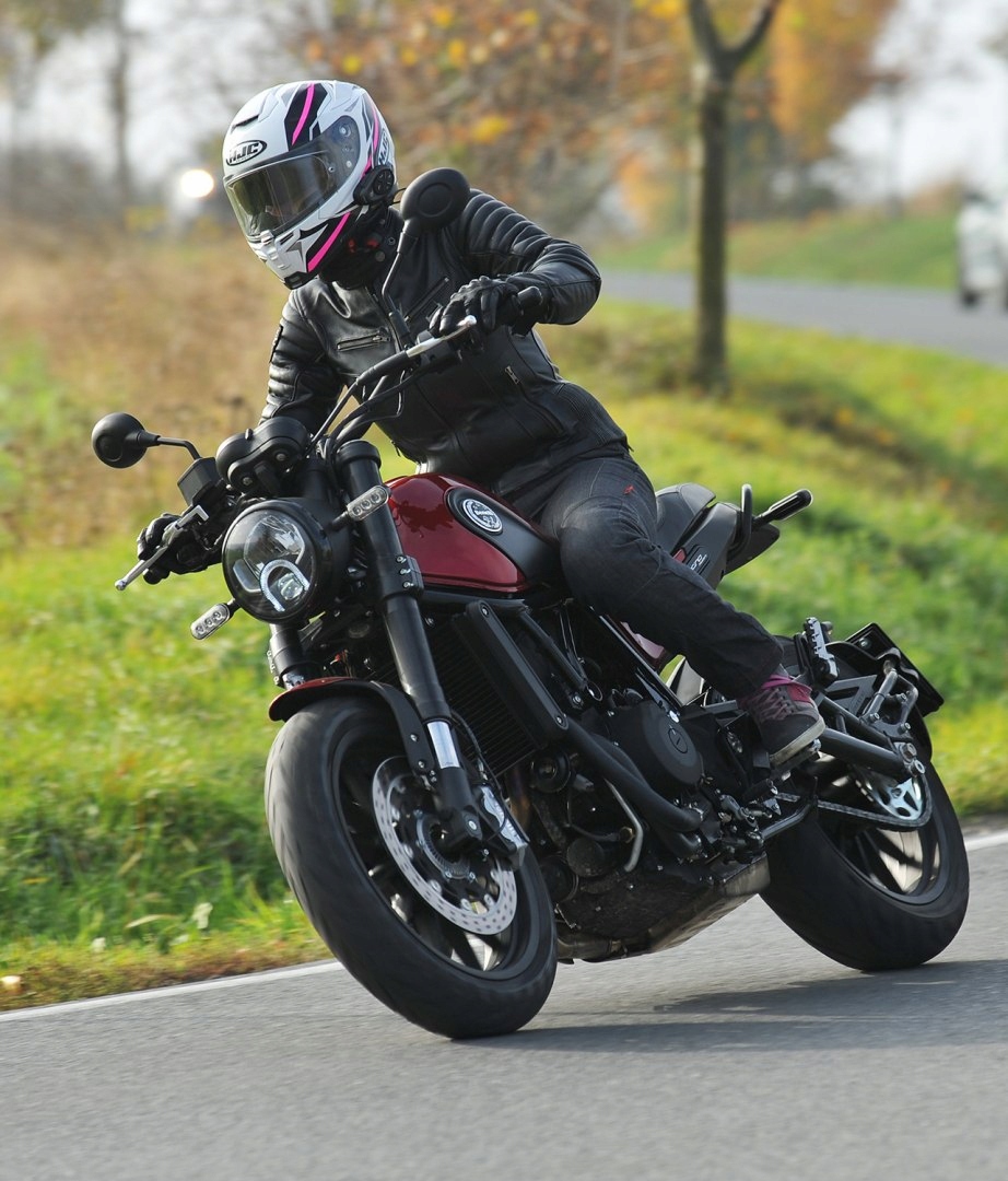 B-Monster Lady 44 Kolor czarny