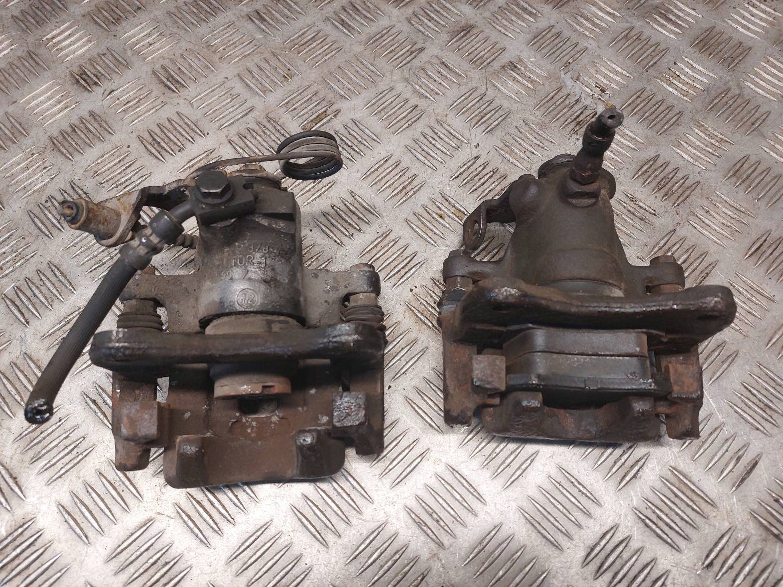calipers brake left AUDI 80 B4