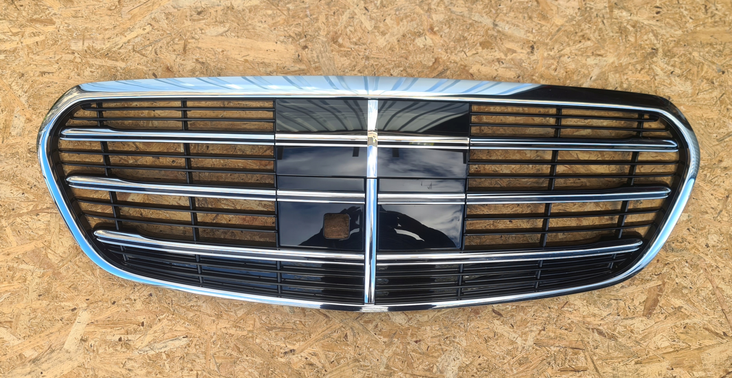 MERCEDES W223 GRILL ATRAPA CHROM