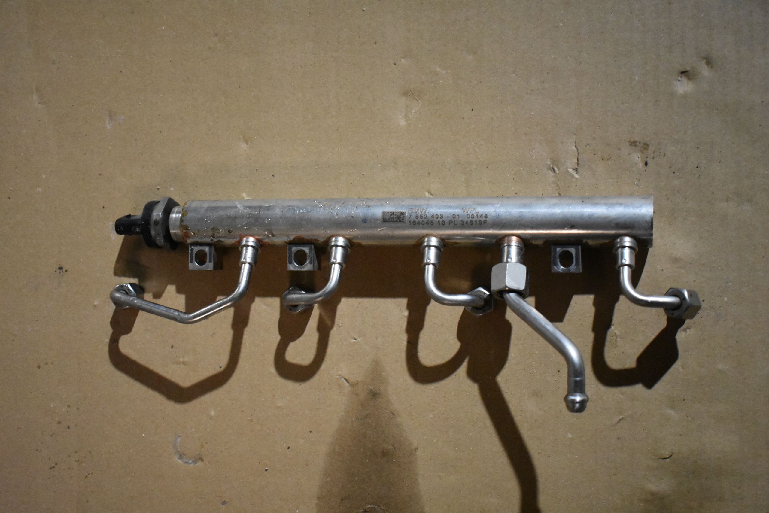 injection ramp left BMW G05 G06 G07 G11 G30 1