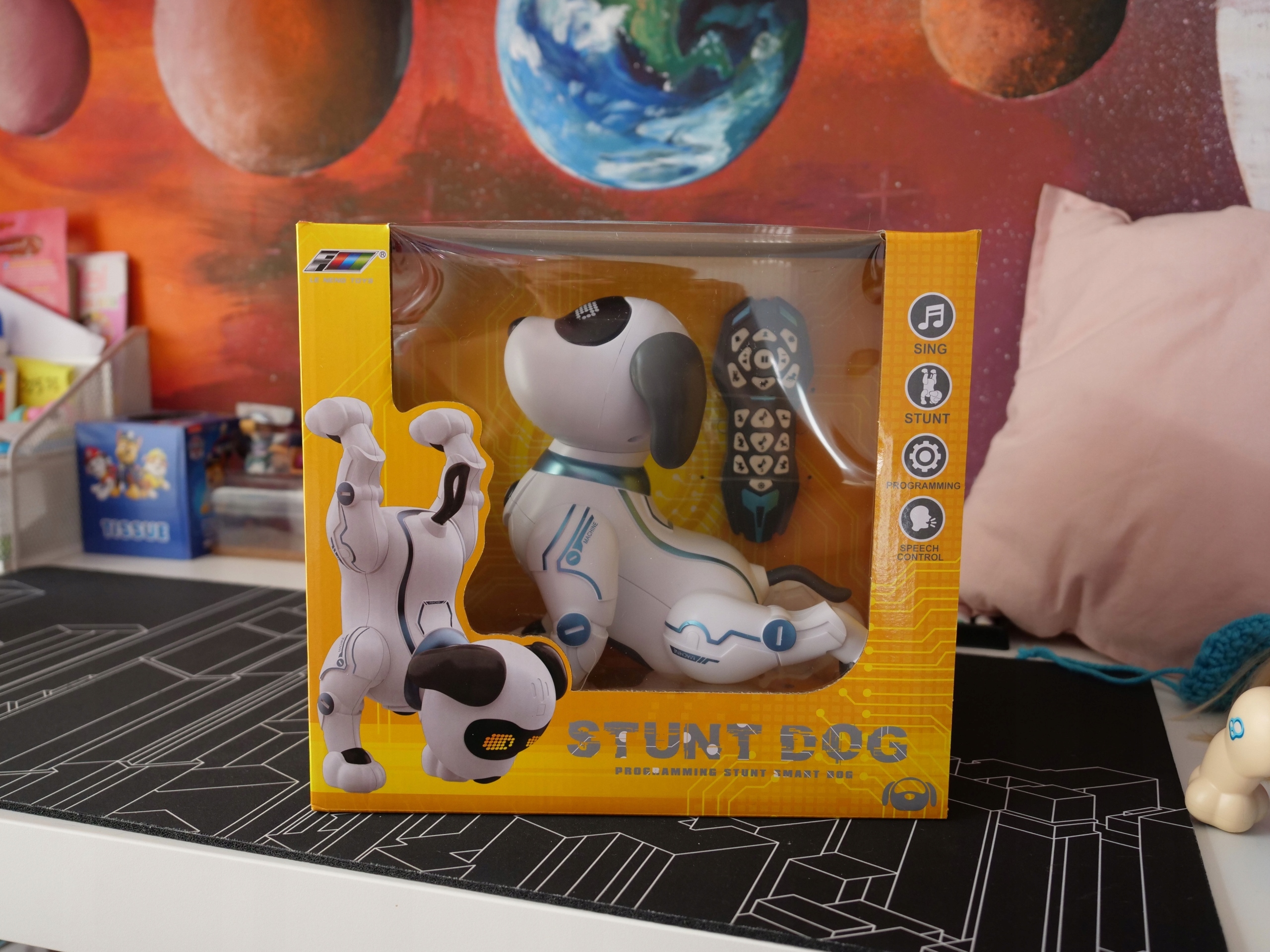 INTERAKTYWNY ROBO PIES ZDALNIE STEROWANY GŁOSEM ROBOT Kolor dominujący biel