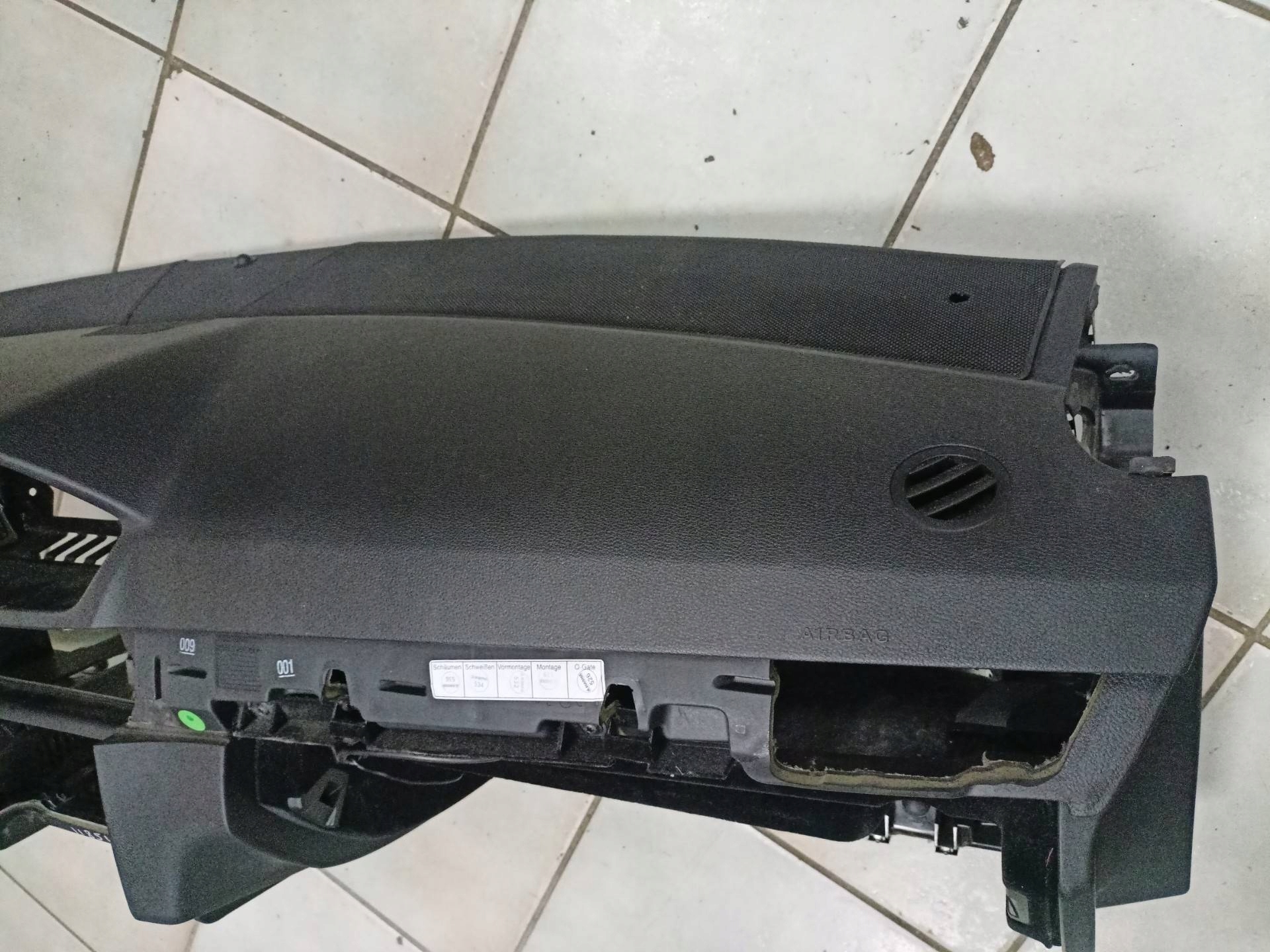 dashboard instrument panel console Mercedes-Benz E-Class W212 2011rok USA