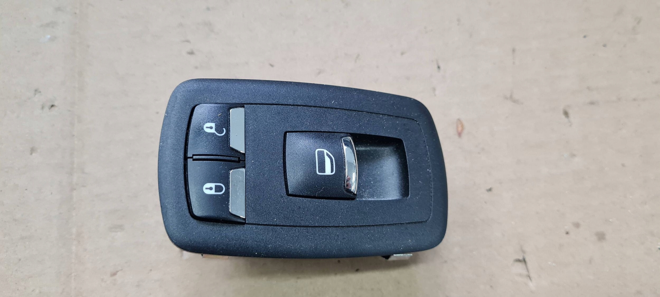 Maserati Quattroporte VI button switch windows 670025405