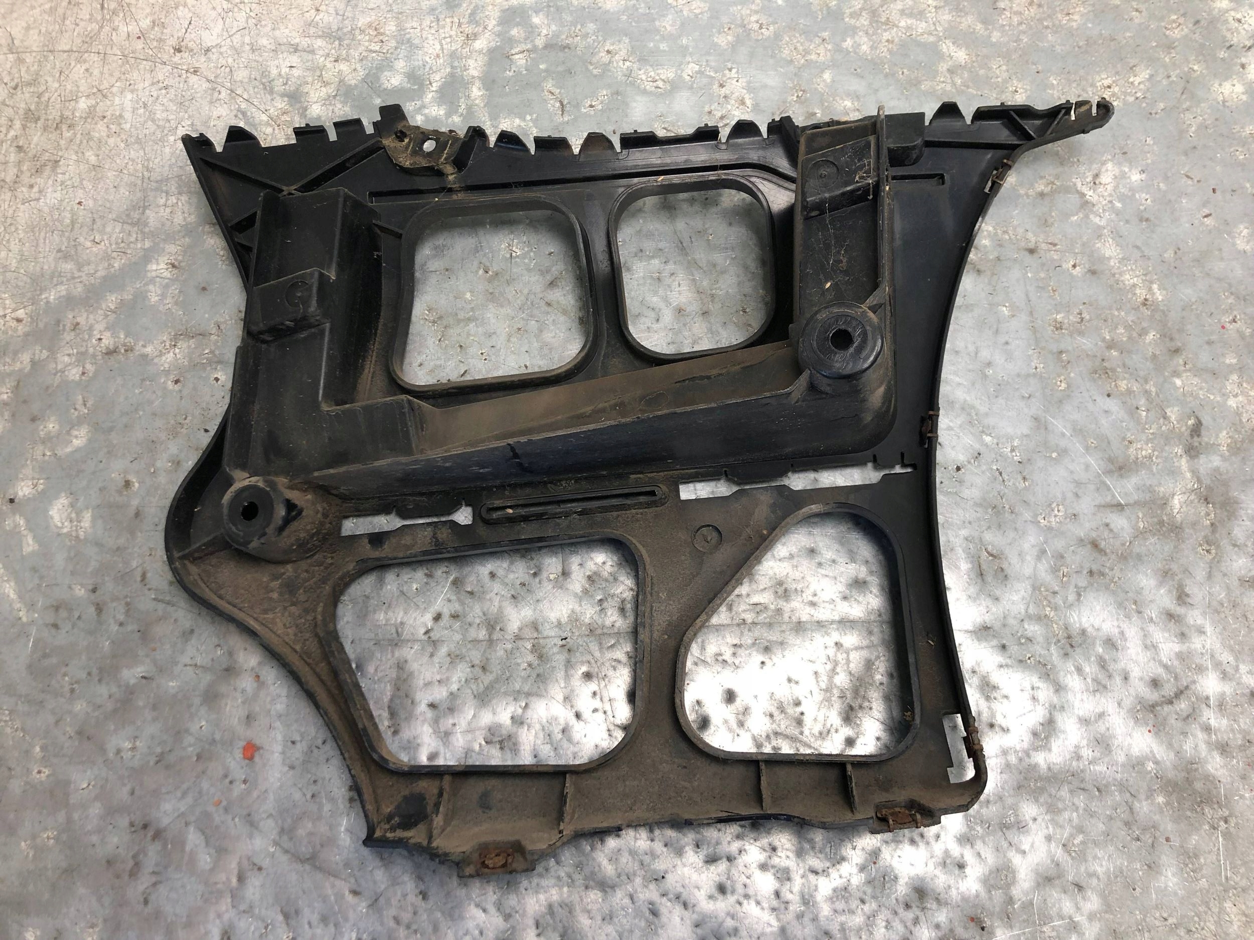 bumper bracket left rear part BMW E91 7127715