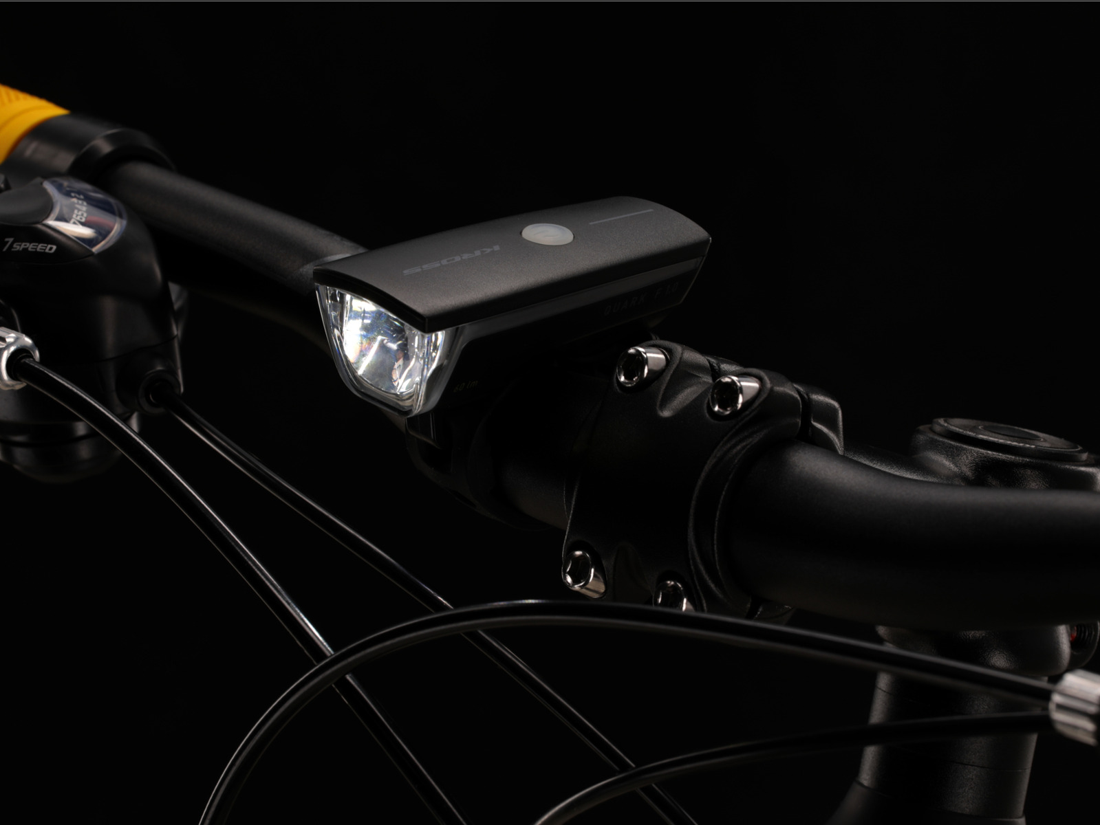 Lampka rowerowa przód przednia Kross QUARK F1.0 Model QUARK F1.0