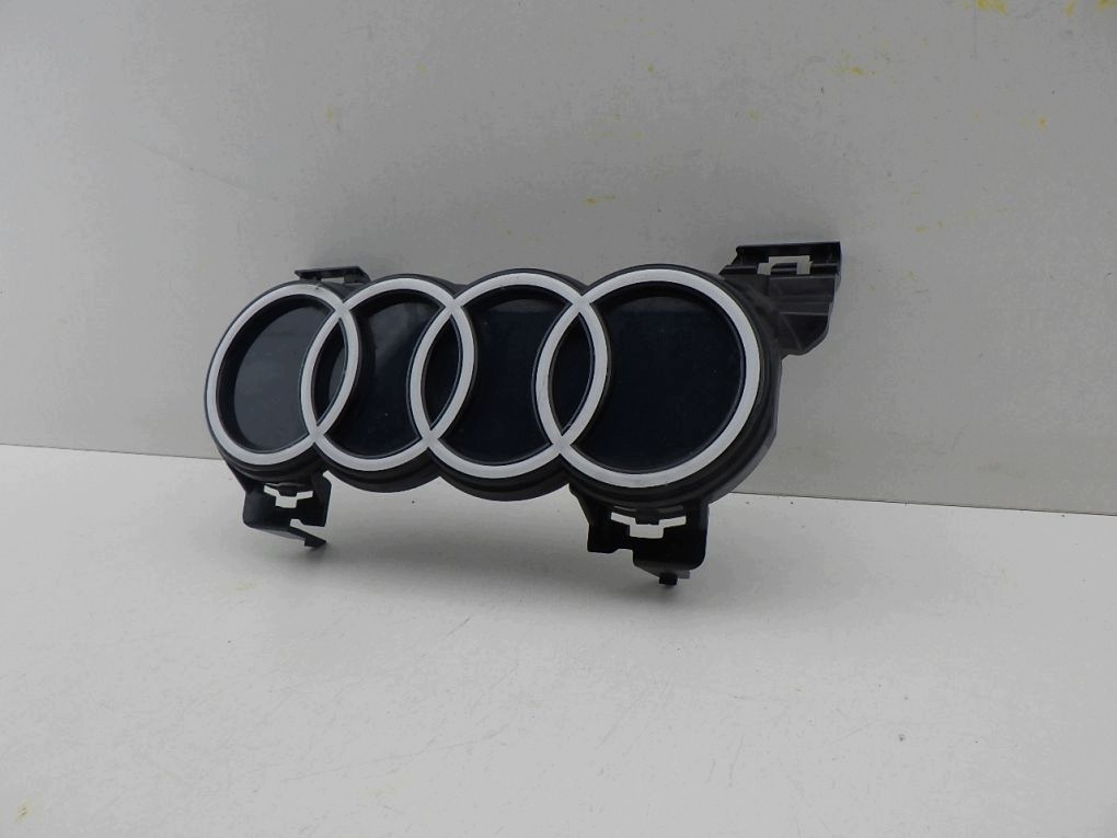 AUDI A6 E TRON 85E Grille logo
