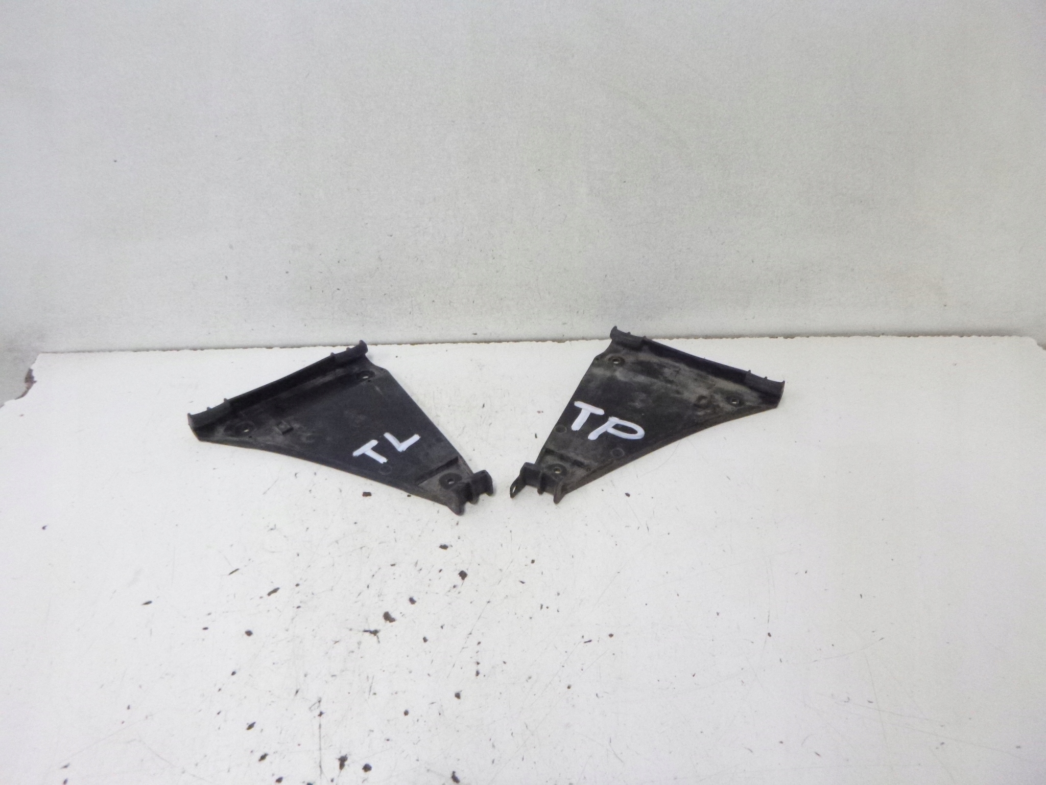 SUPPORT SUPPORT PLAQUE PARE CHOC ARRIÈRE AUDI A4 B5 KOMPLET