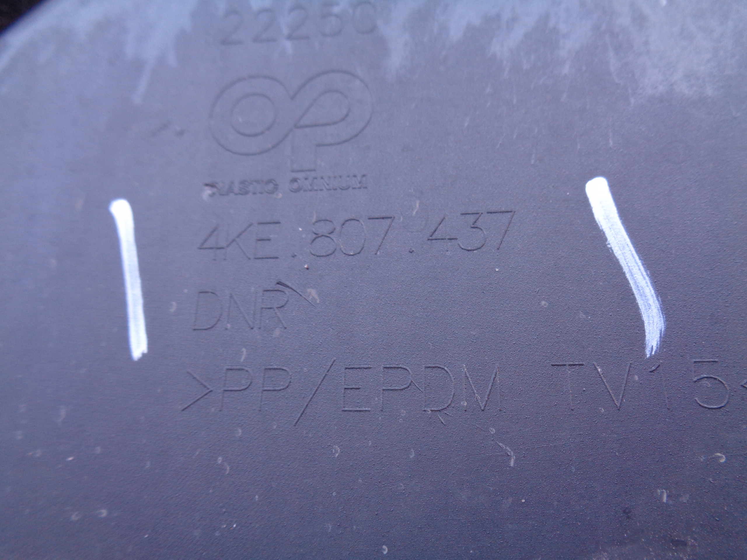 nárazník predný AUDI E-TRON 4KE NR 45845