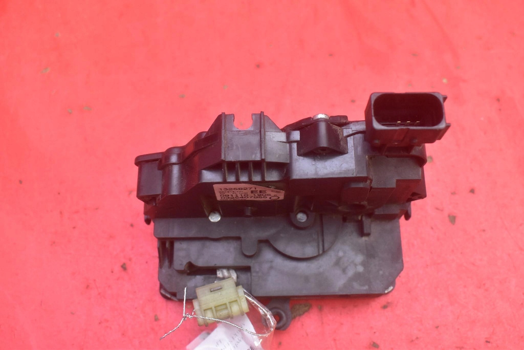 lock door left front front EU 13258271 OPEL CORSA D 06-11