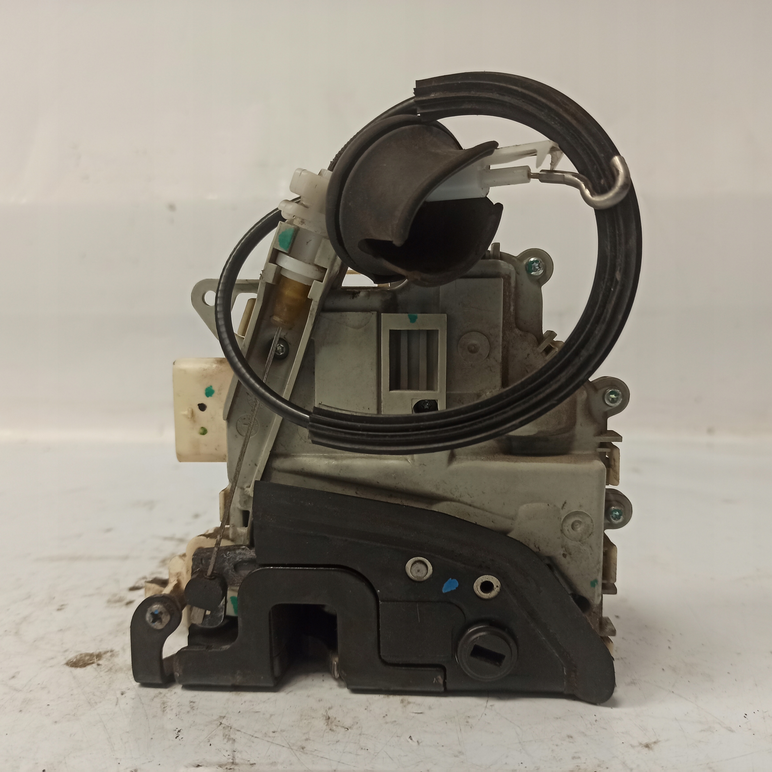 Audi A4 B8 замок 6 8K0839016C