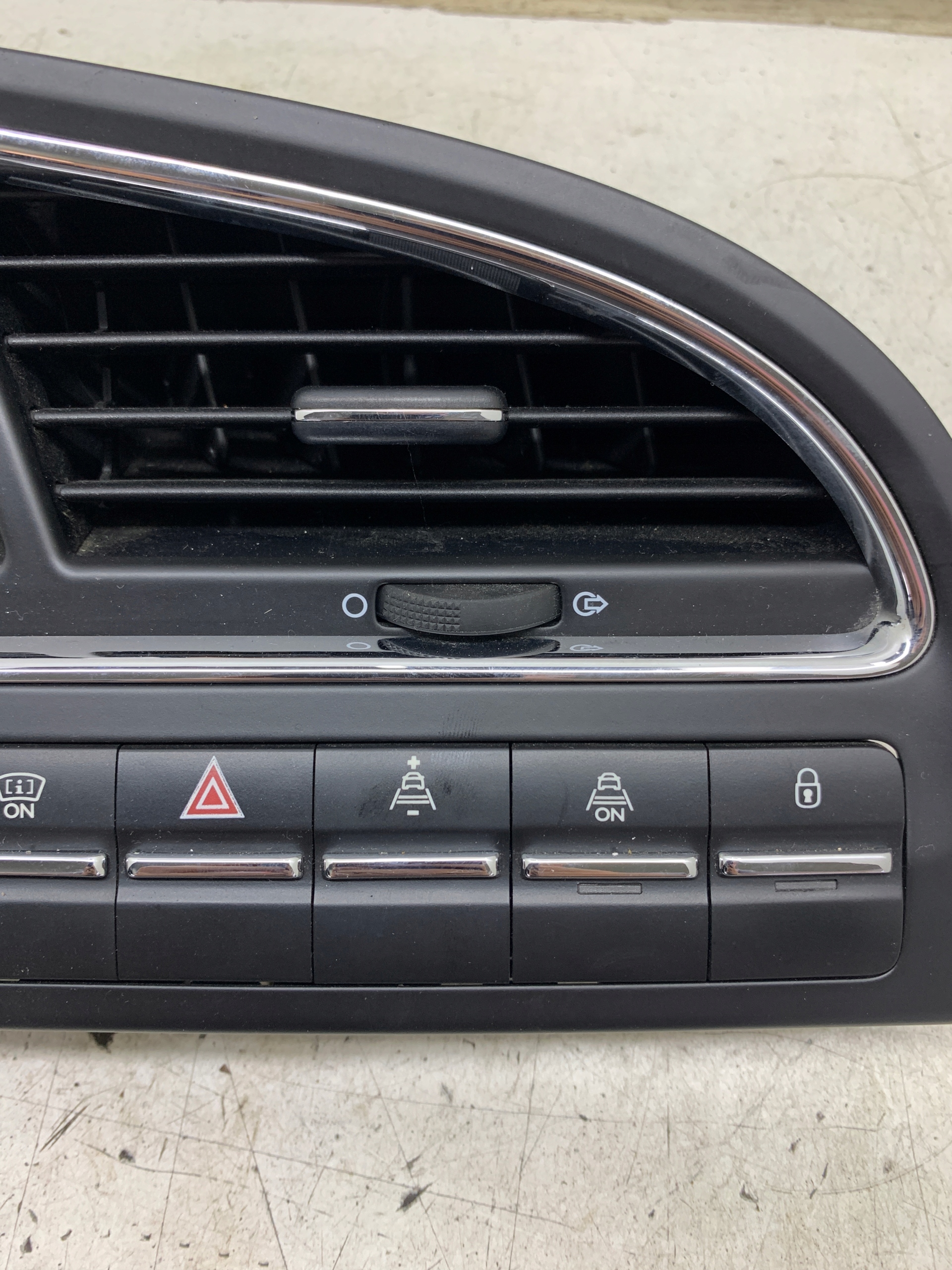 grid air conditioning devices central control panel 98070056ZD PEUGEOT 5008 and LIFT