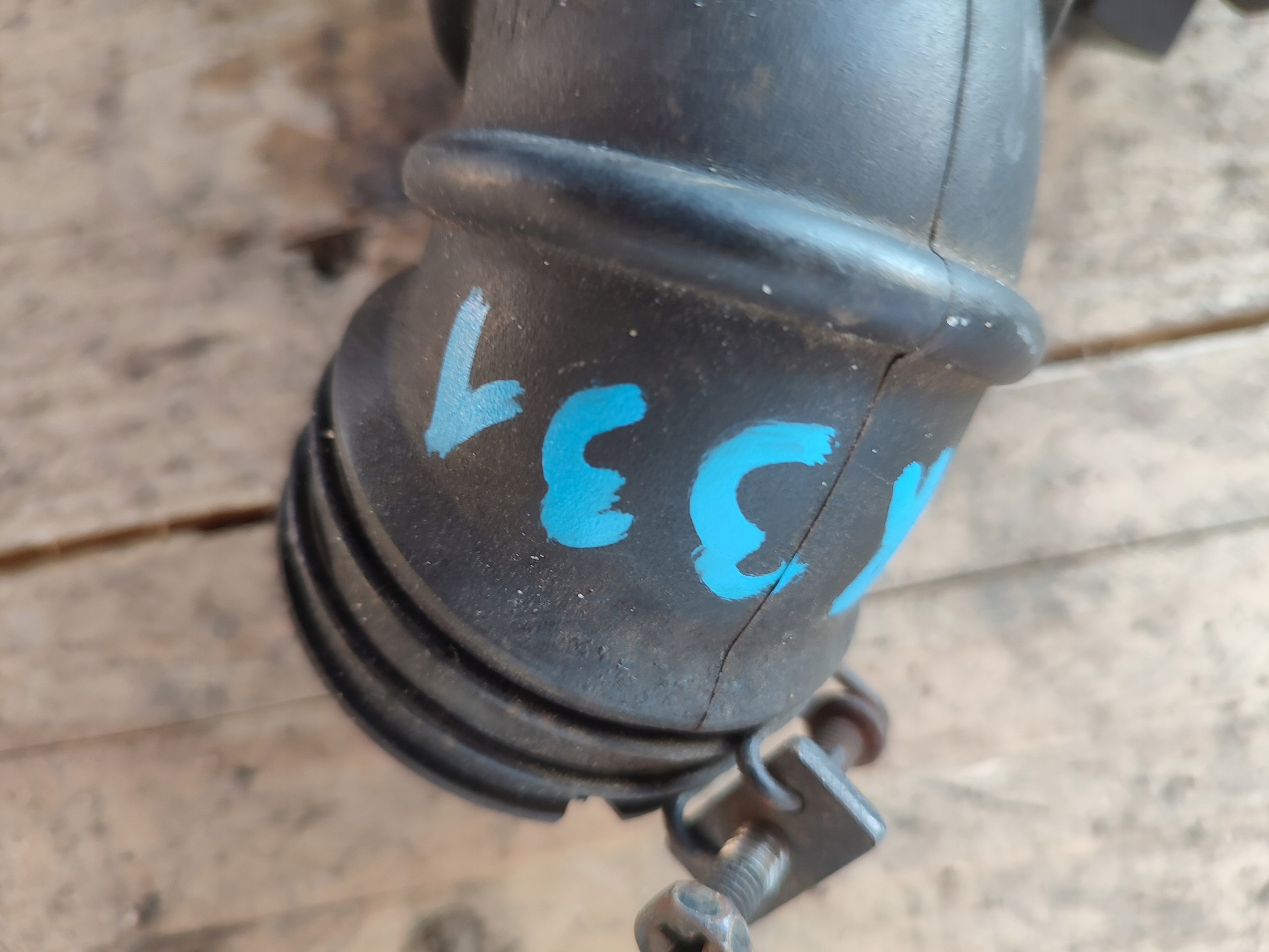 rohr luft HYUNDAI GETZ 1.0 B 28138-07000