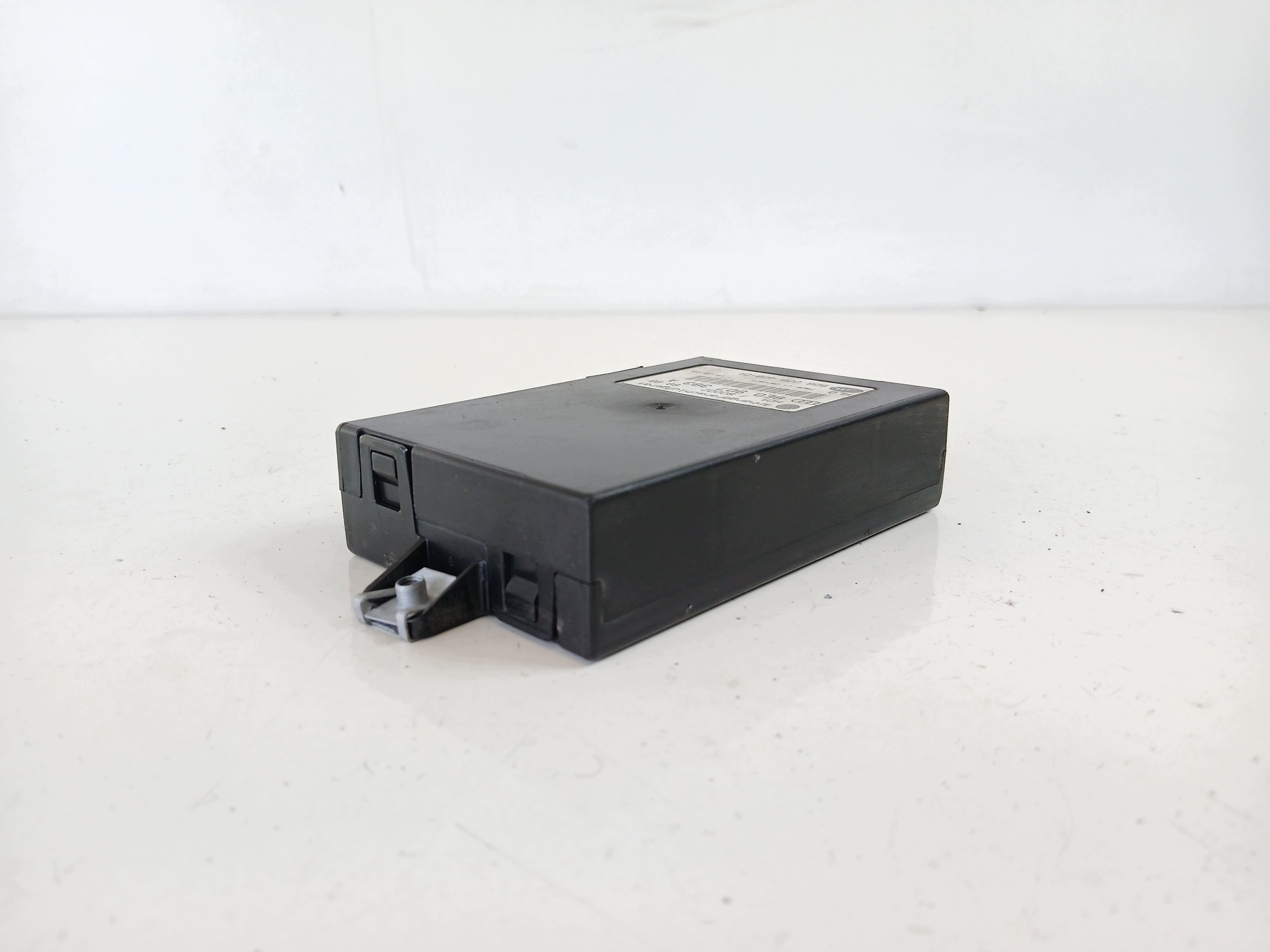 AUDI A4 B6 control unit module HAKA HOLOWNICZEGO 8E0907383A
