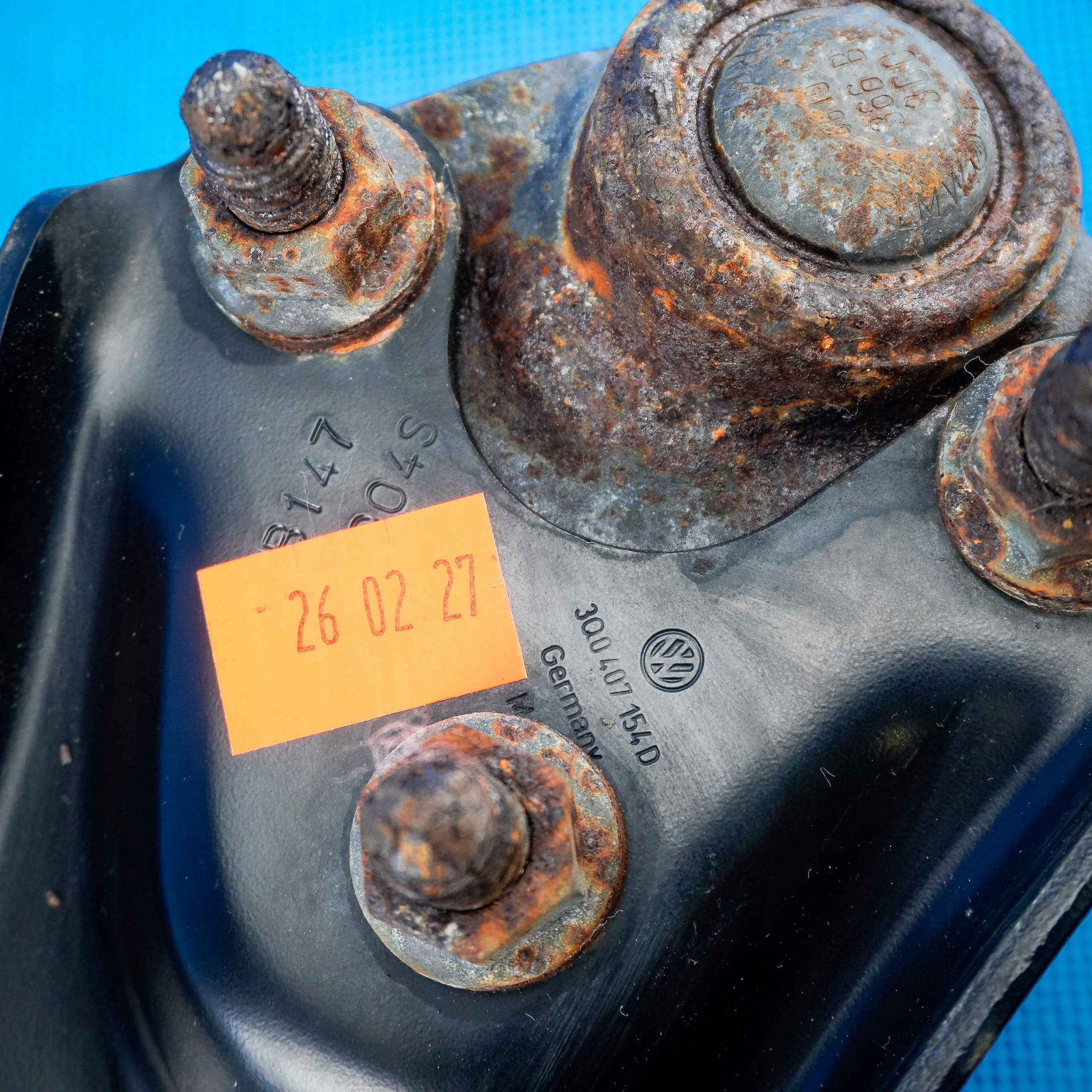 arm front right Audi Q3 83A 3Q0407152S 3Q0407154D 3C0407366B 28km