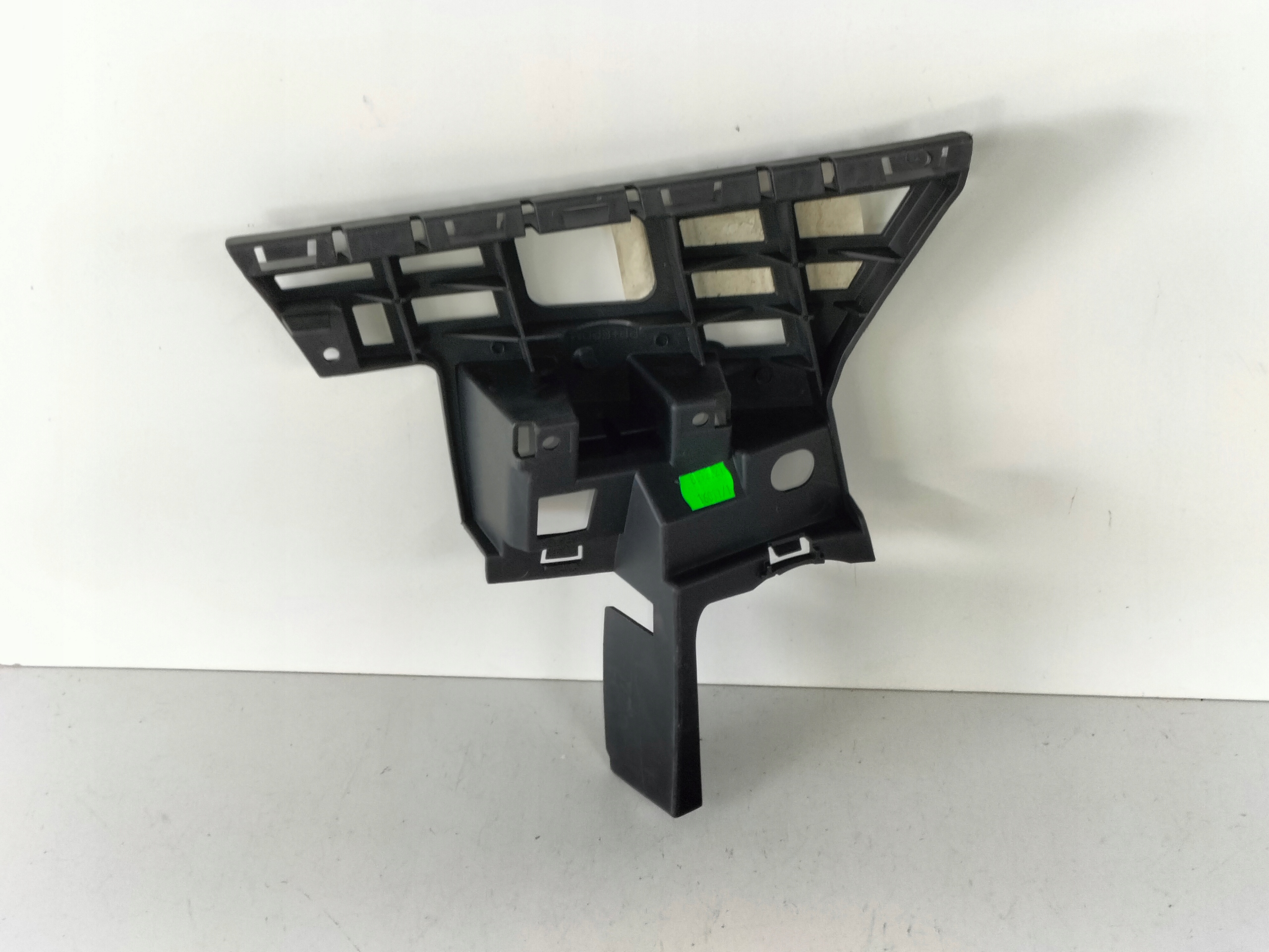 bumper bracket front right SKODA FABIA II 07