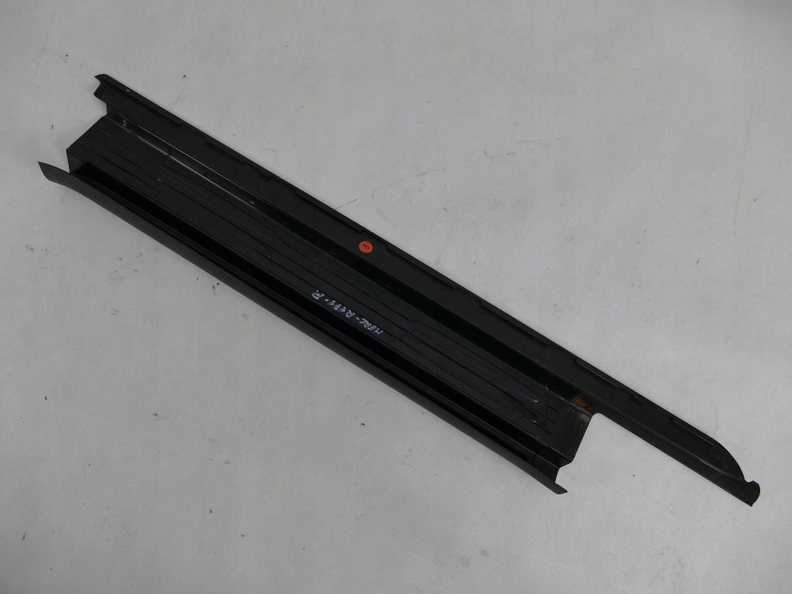 MERCEDES SLK R171 moulding threshold cap right