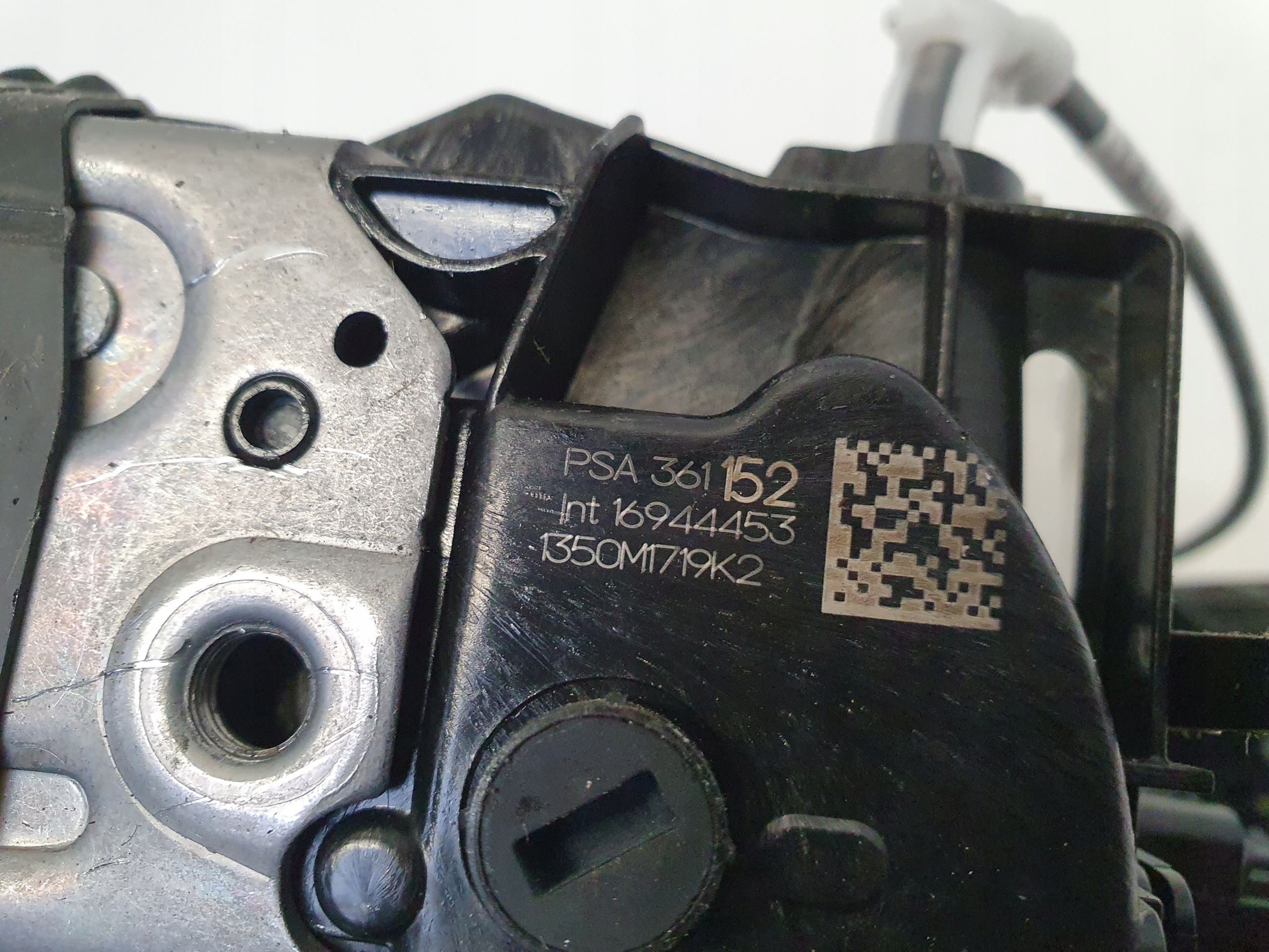 OPEL MOKKA B lock door right rear part 9836115280