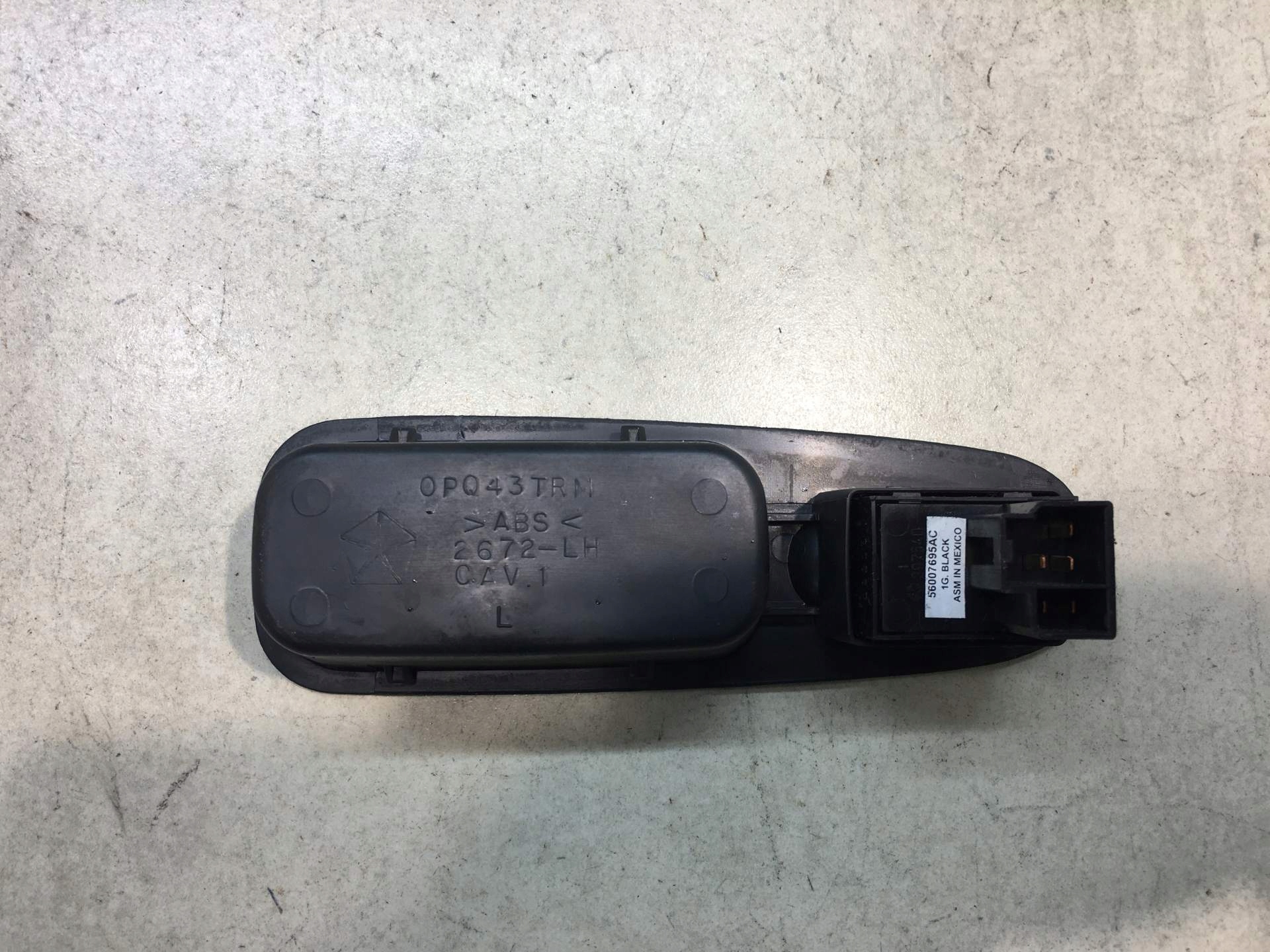 PANEL windows left rear part CHRYSLER 300M 56007695AC