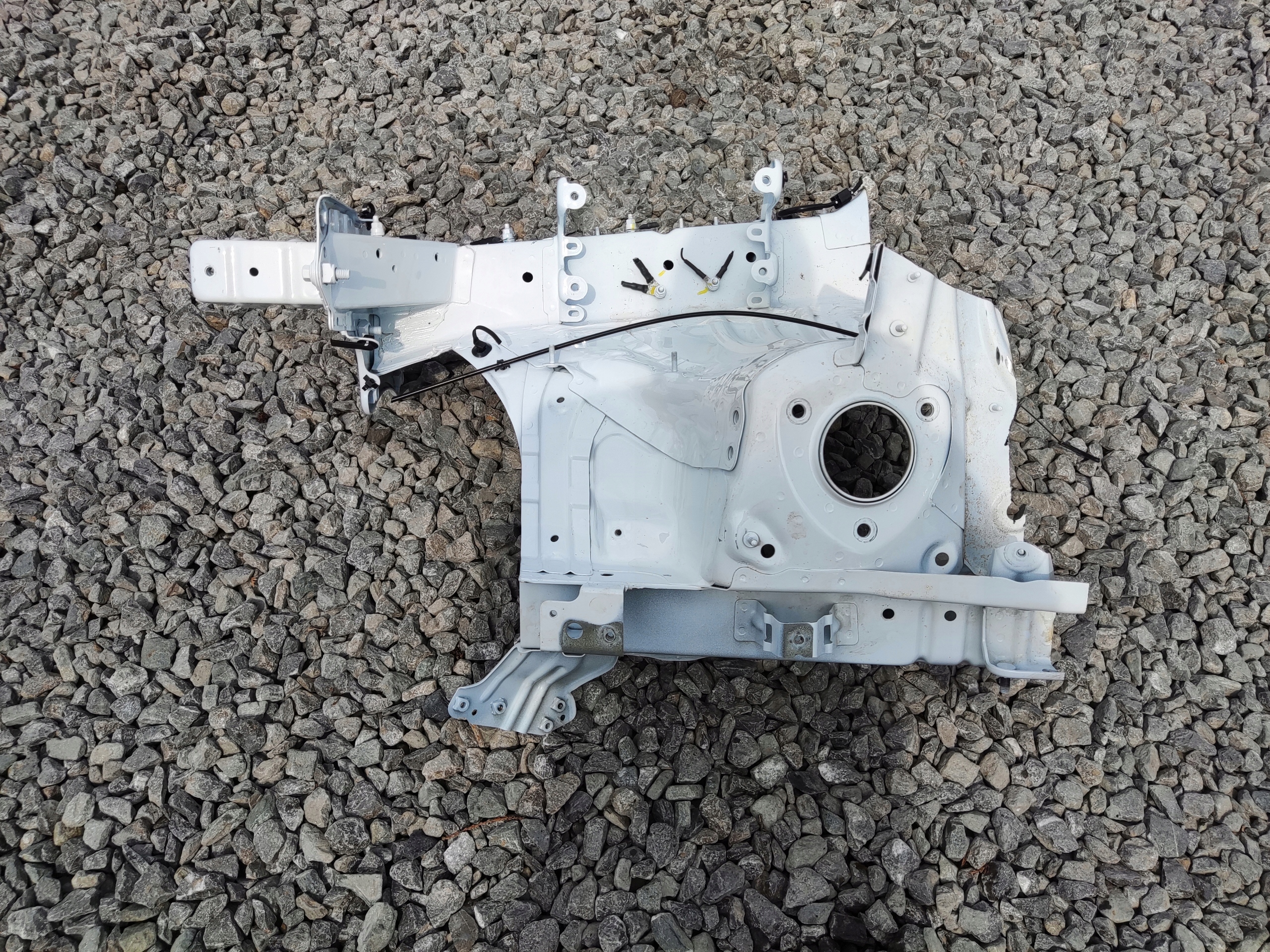 quarter FARTUCH left left front front MG MG4 2022-2025