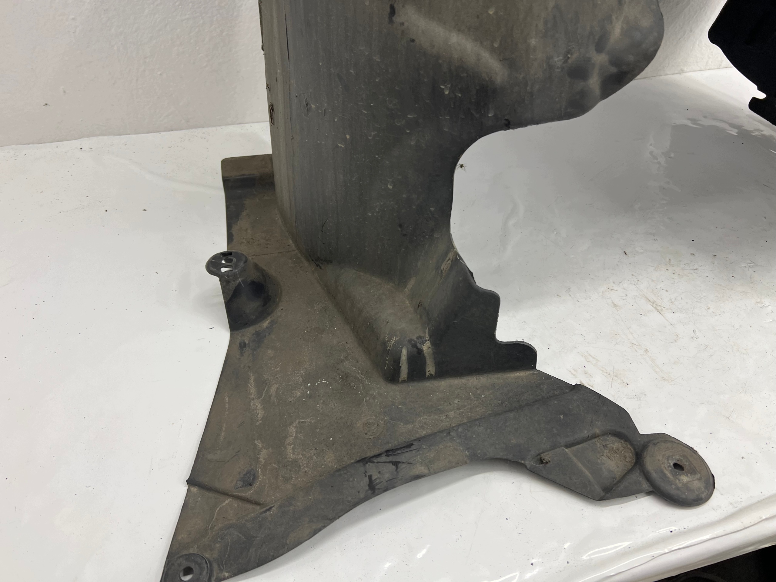 MERCEDES CLA W117 W176 W246 mudguard left front left front a2466900830