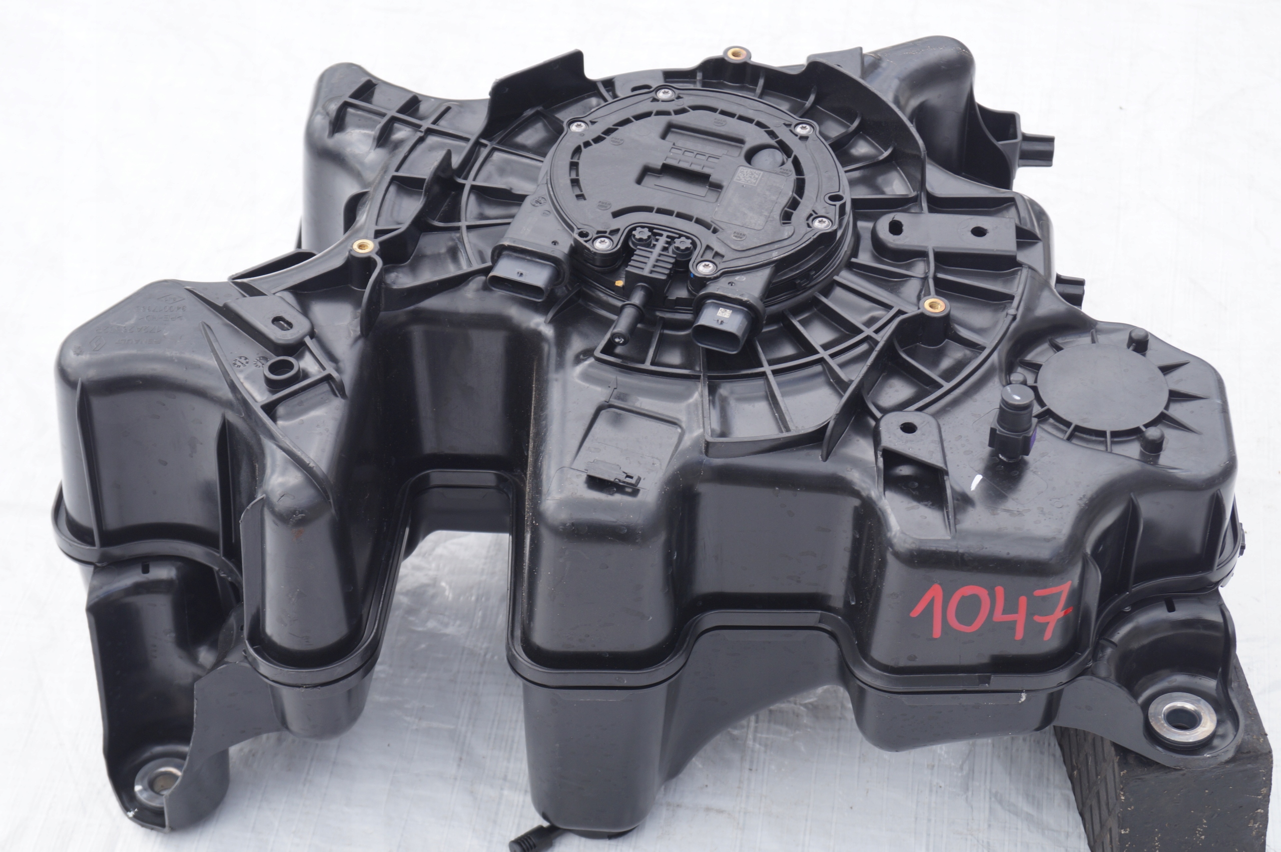 204629323R - БАК НАСОСА ADBLUE RENAULT KOLEOS 940017965