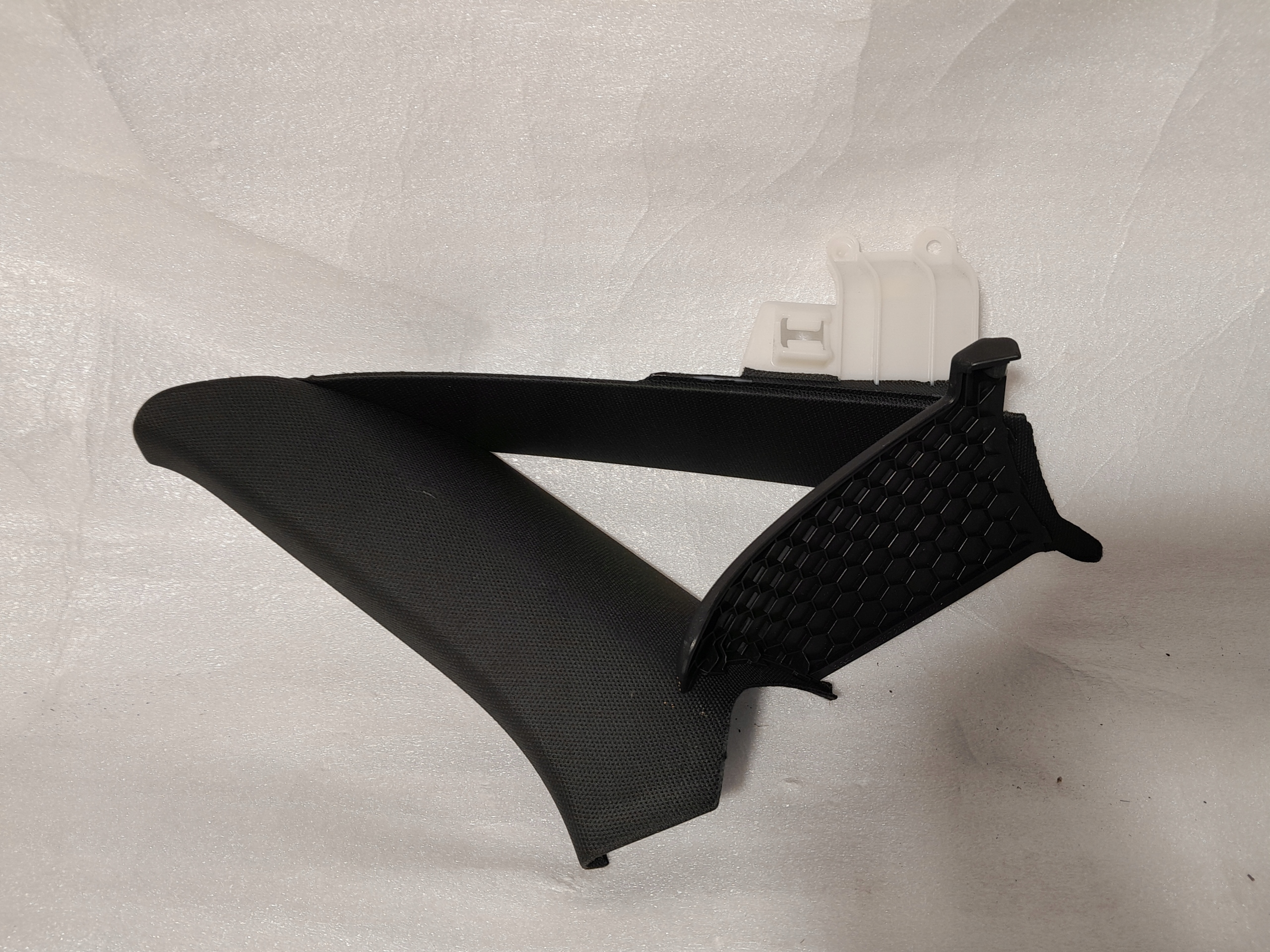 AUDI A4 B9 cover side SLUPKA 8W5867288C