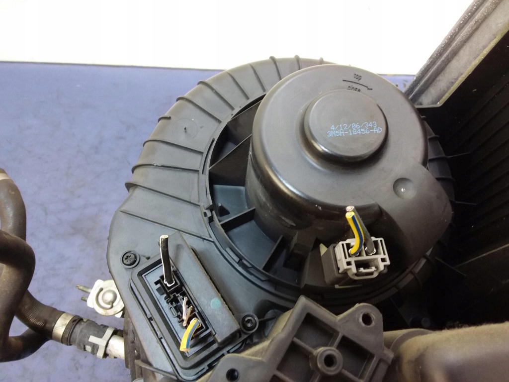 FORD S-MAX MK1 радиатор отопителя 6G91-19B555-CJ