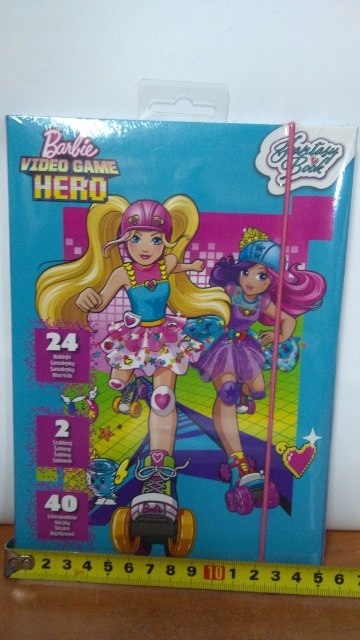 szkicownik,szablon,naklejki BARBIE W  ŚWIECIE GIER — 4