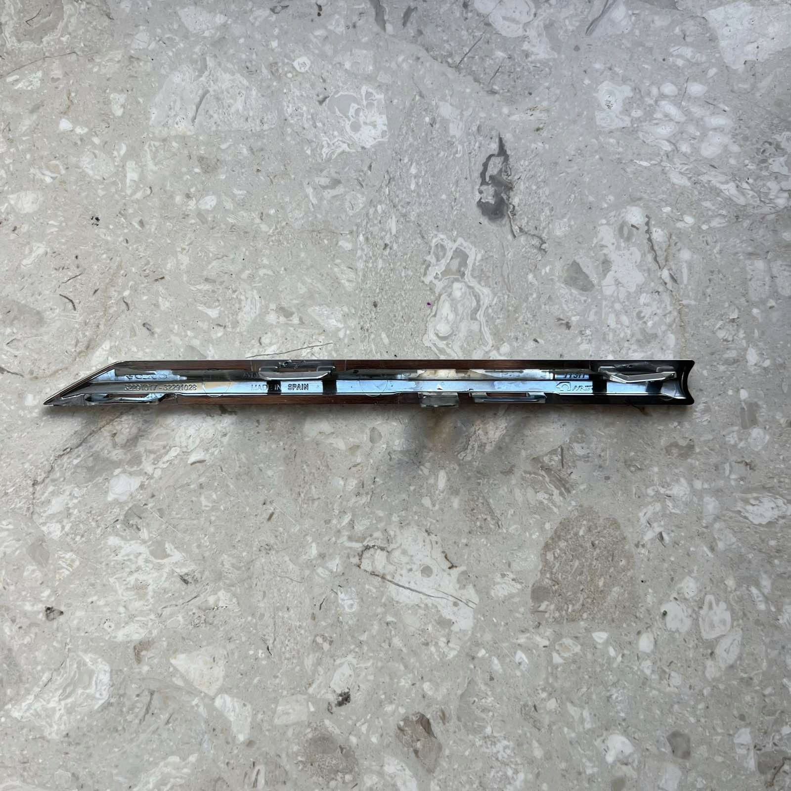 VOLVO XC60 II LIFT R-design cap front PREKLADgrill front 32291017
