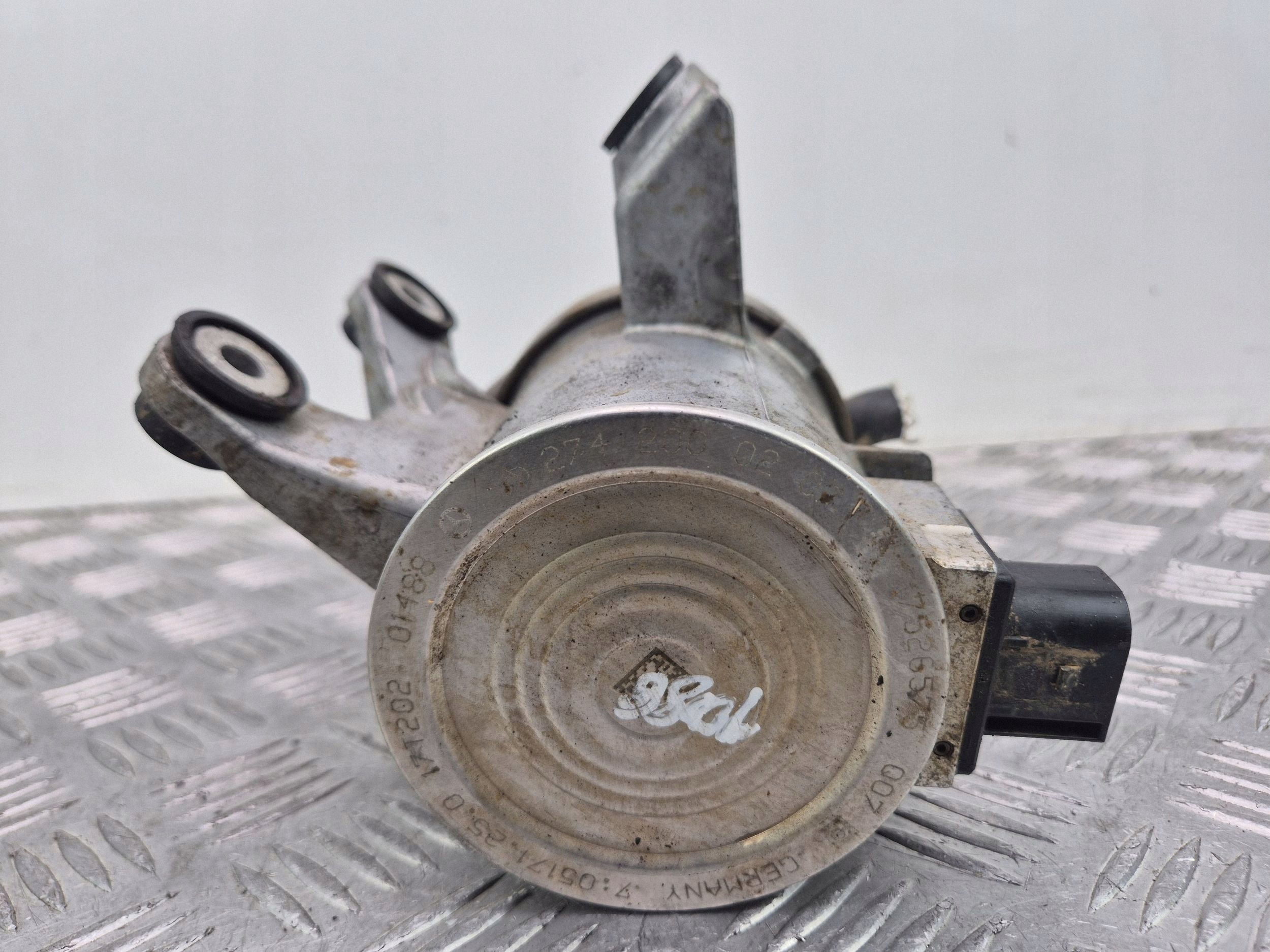 Mercedes C250 W205 water pump A2742000207