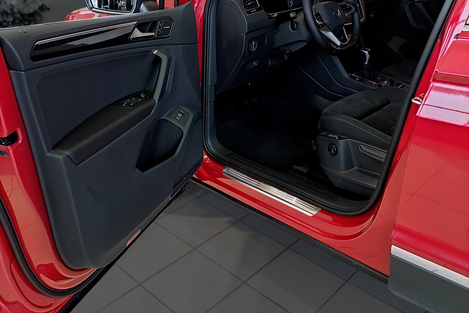 VW TIGUAN II / EHYBRID / R-LINE / ALLSPACE 2015-2024 NAKŁADKI PROGOWE PROGI Producent Avisa