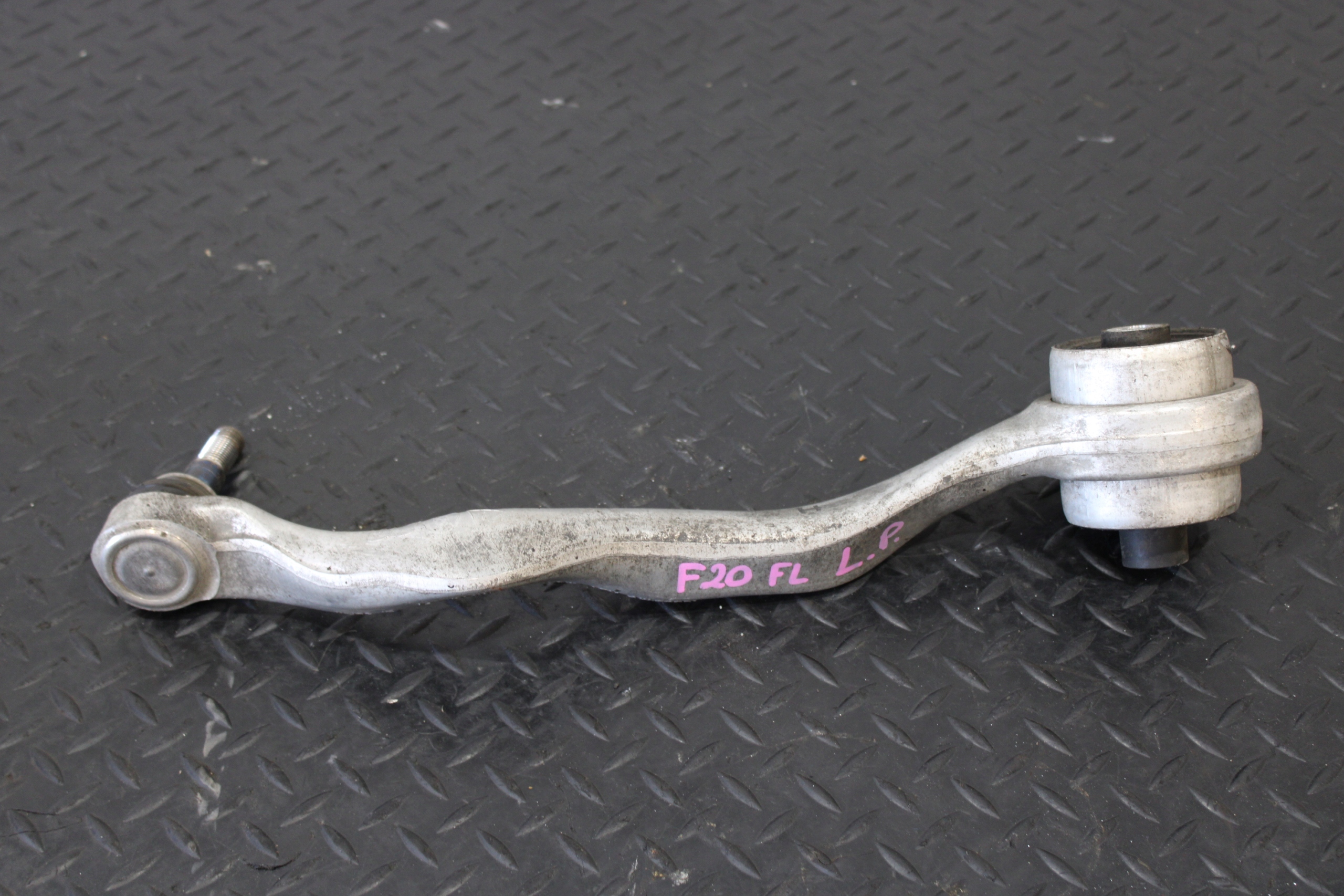 arm left front BMW 1 F20 LIFT
