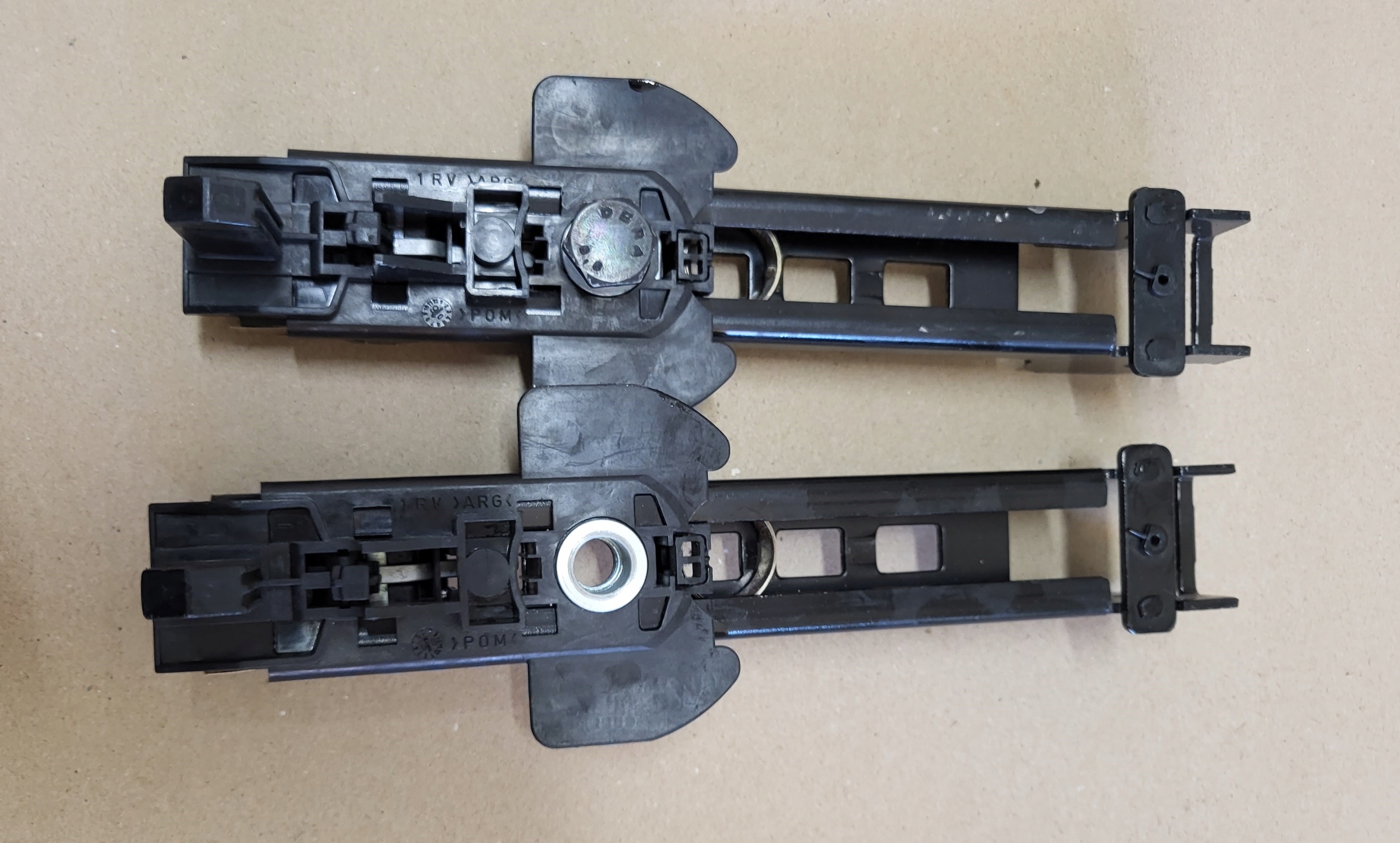 SUWAK REGULACJA Altezza OSSATURA di sicurezza AUDI A4 B6 B7 A6 C6 4F A3 OE
