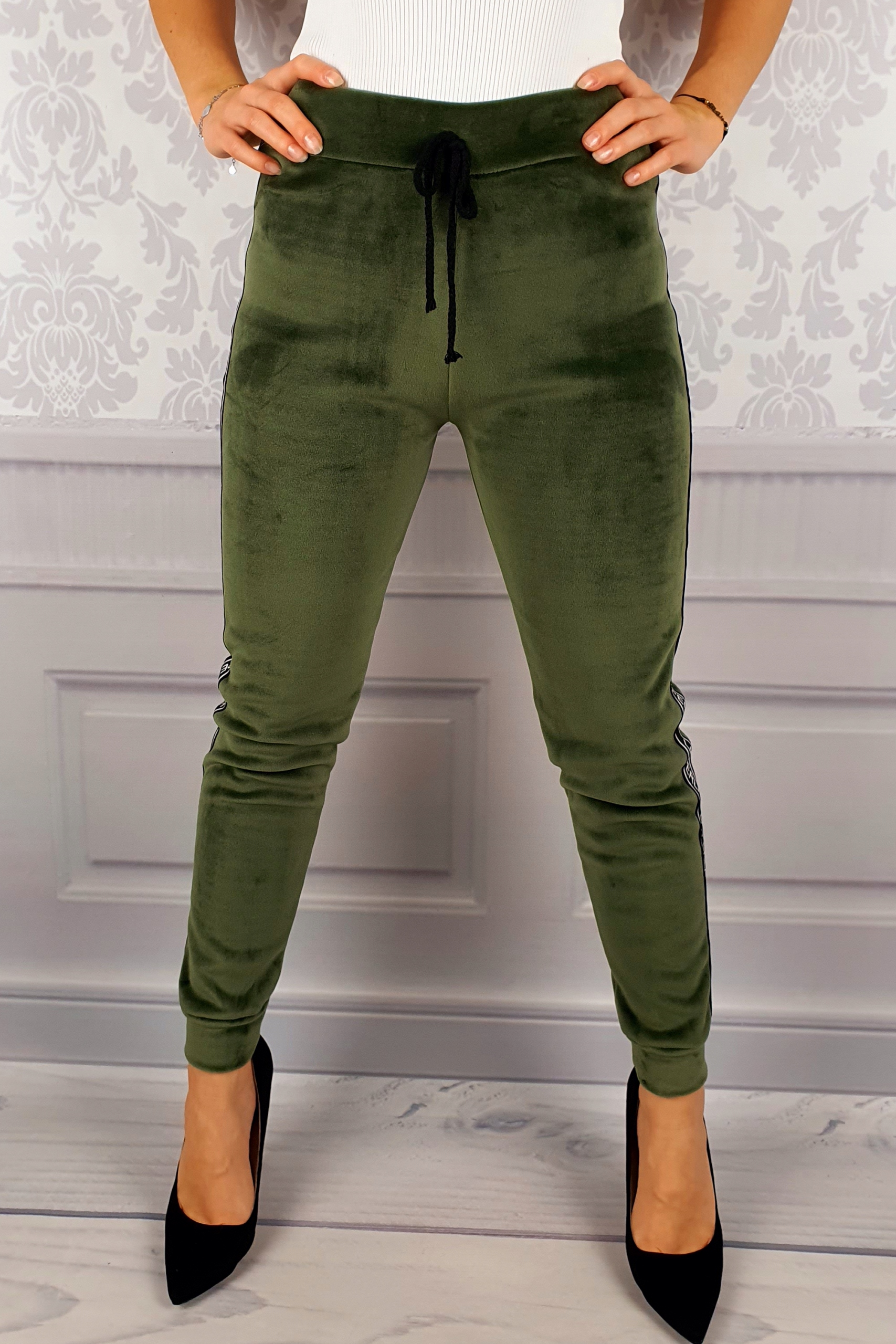 #OCIEPLANE - SPODNIE - DRESOWE - DAMSKIE - WELUR Długość nogawki długa