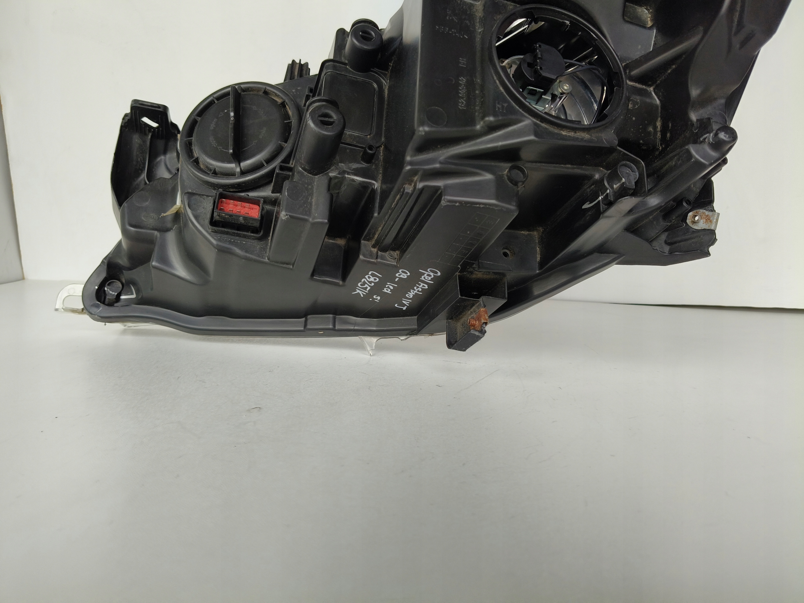 light right REFLEKTOR OPEL ASTRA IV 4 J 09- LED