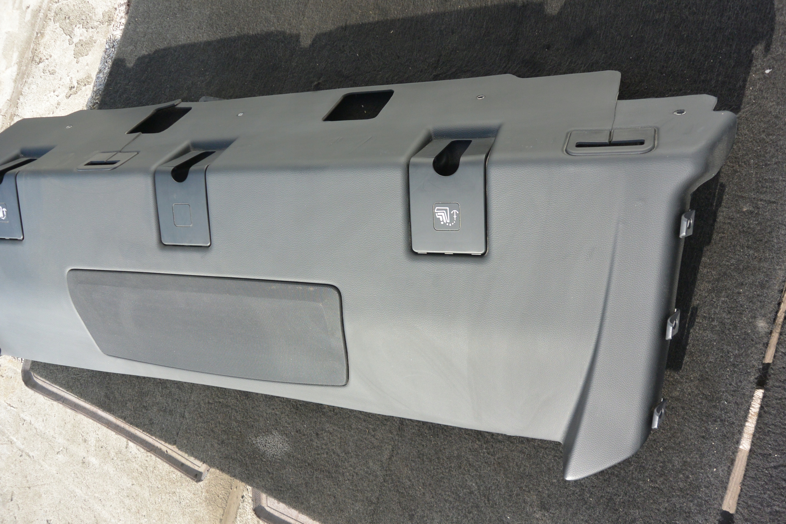 plato boot below ROLETE MASERATI GHIBLI III