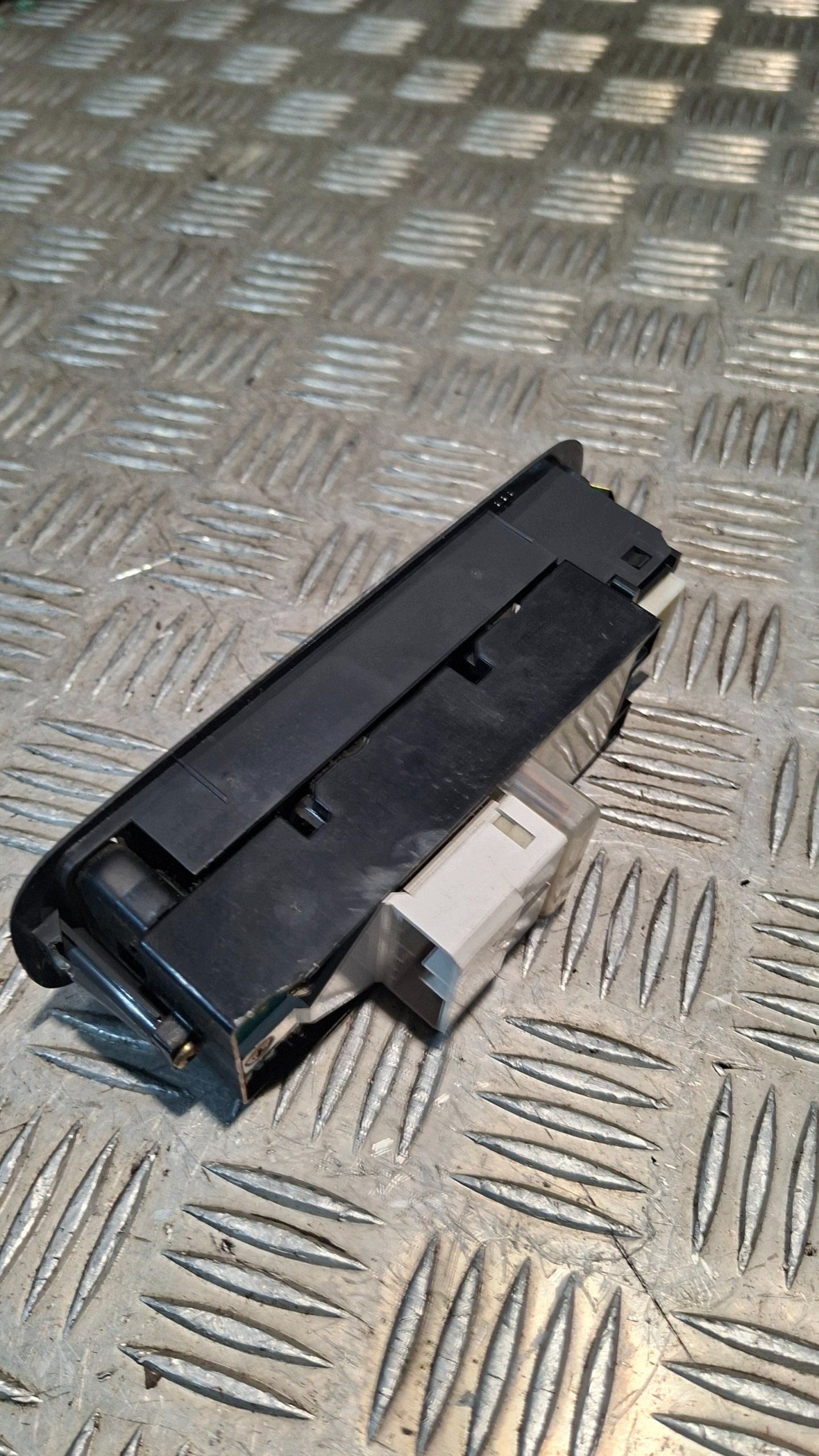 PANEL window control switch SUZUKI LIANA