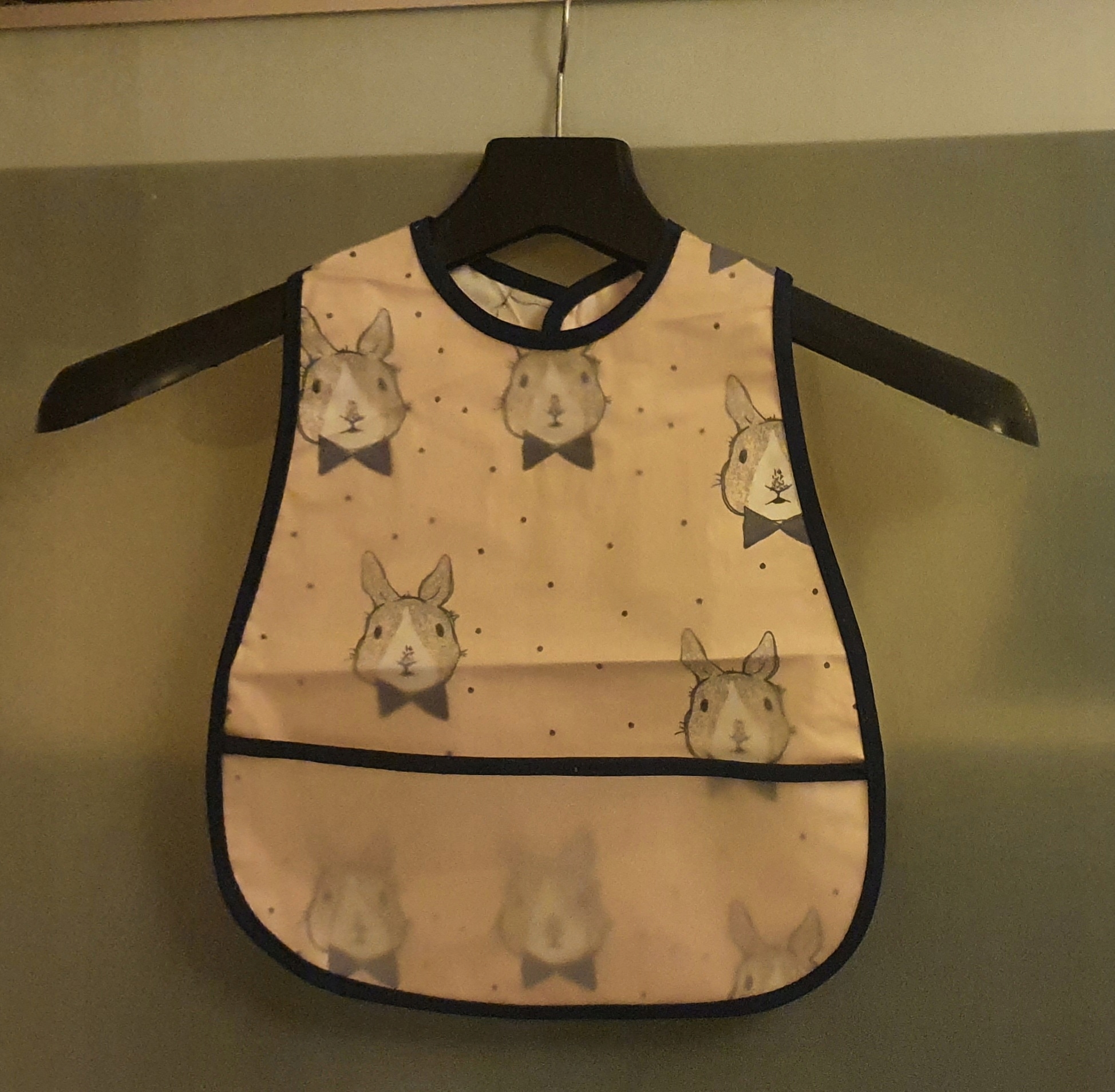 ŚLINIAK Z KIESZONKĄ ,zmywalny.