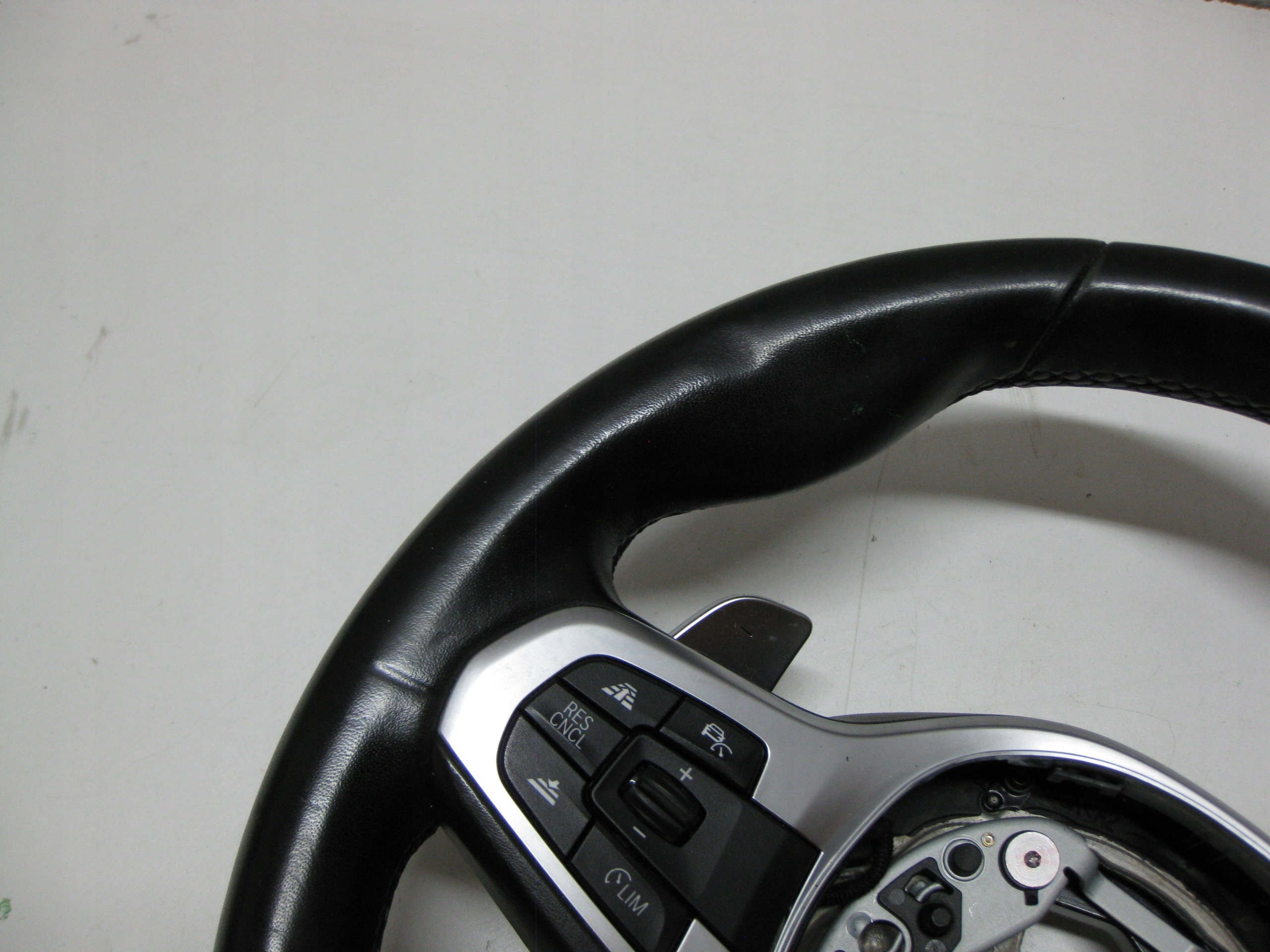BMW 5 G30 3.0D 19R steering wheel, leather with shifting m-packet 8094542