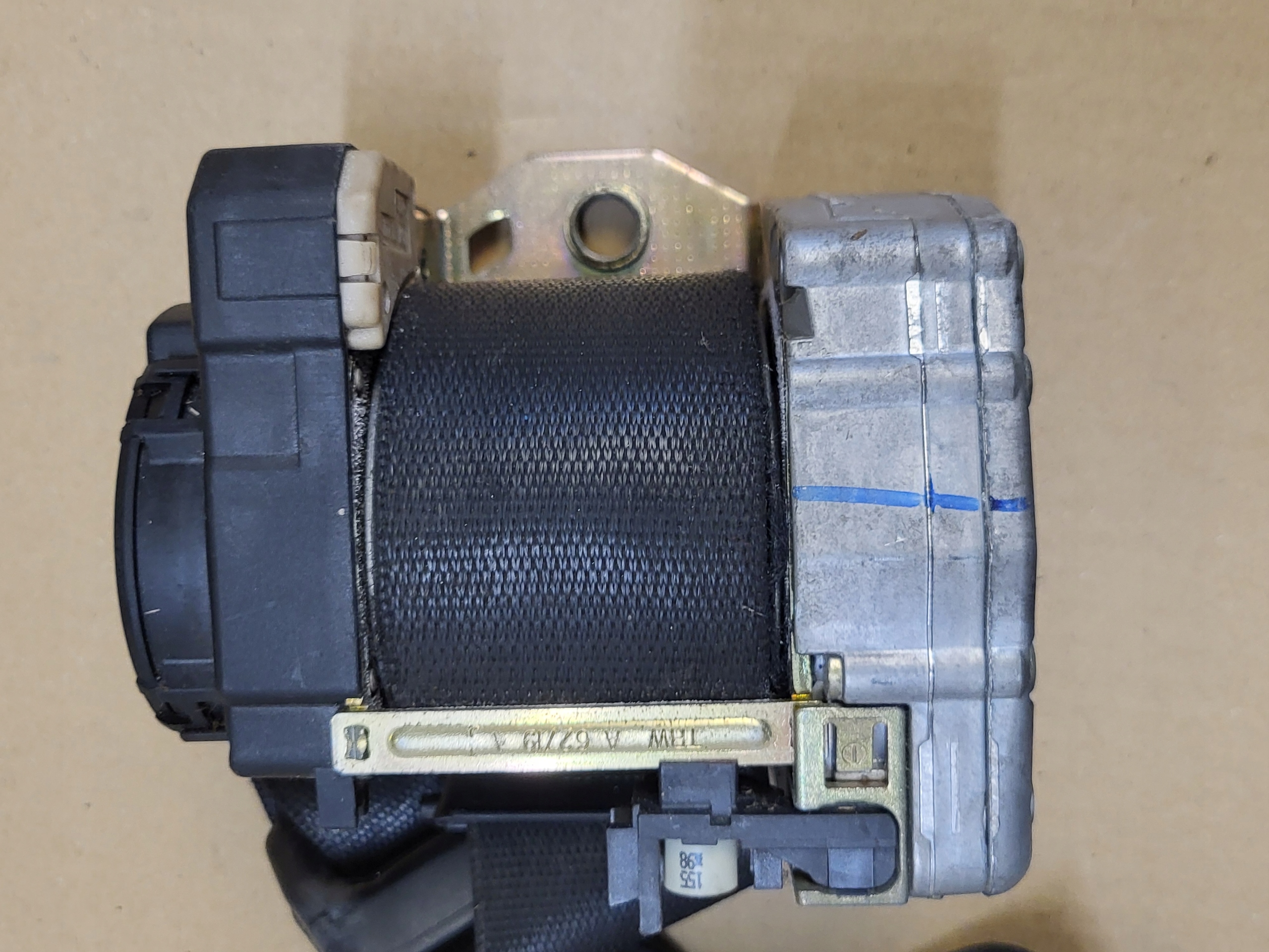 tension belt safety left front driver´s MERCEDES E W210 LIFT OE EU