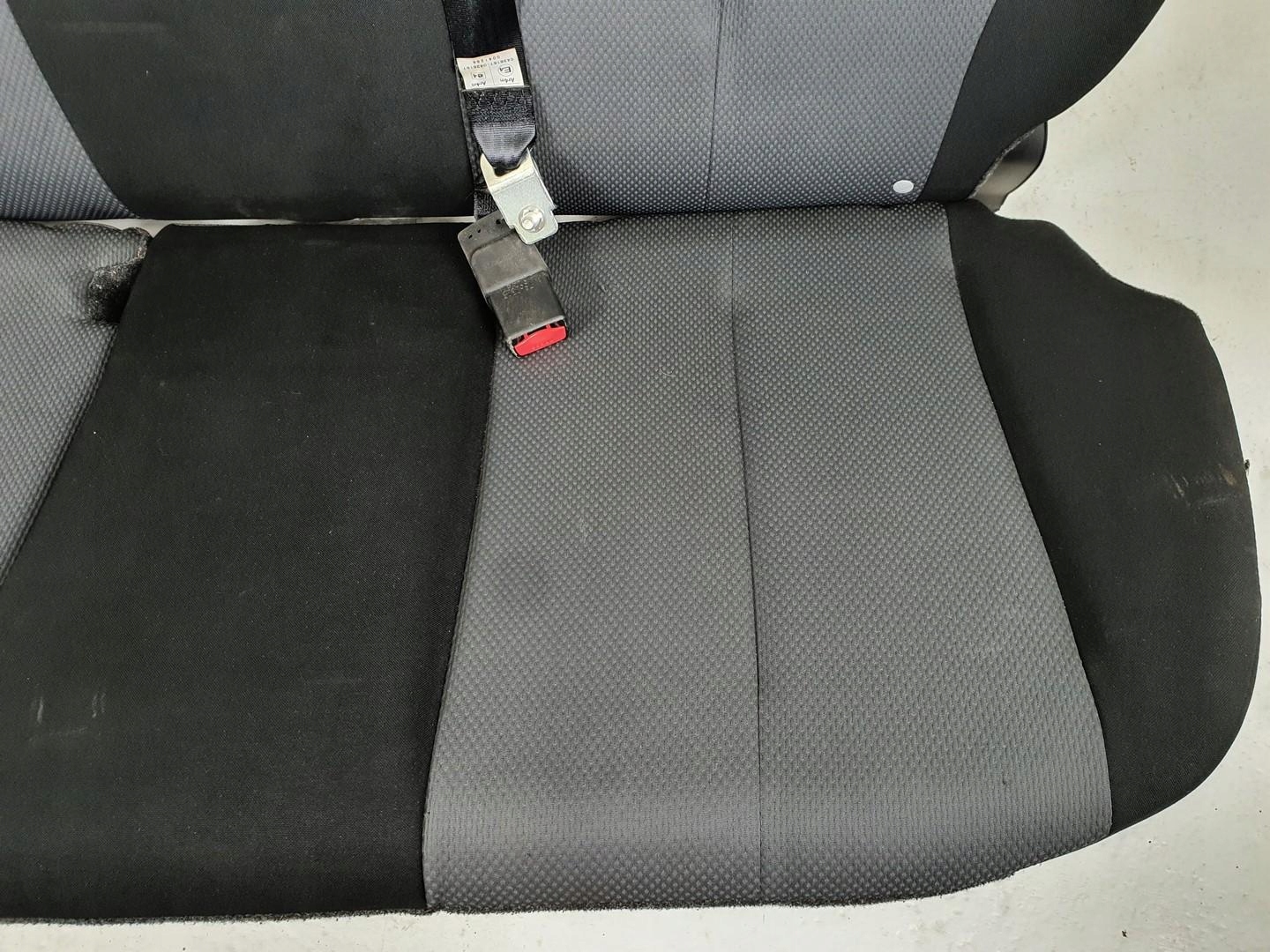 диван задняя зад mazda 2 DE 3D