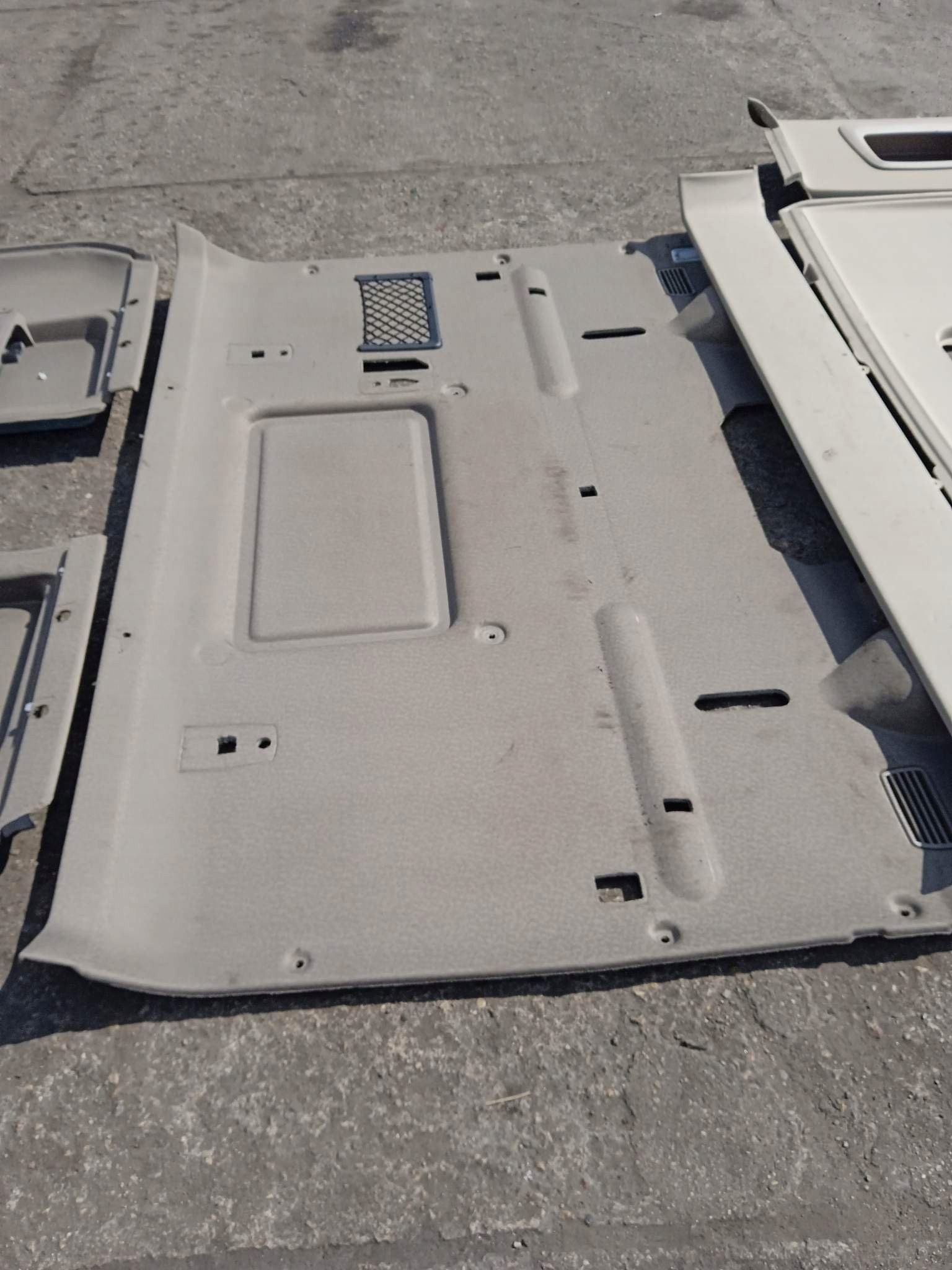 TAPICERKA KOMPLET TAPICEREK SCANIA R Producent części Scania OE