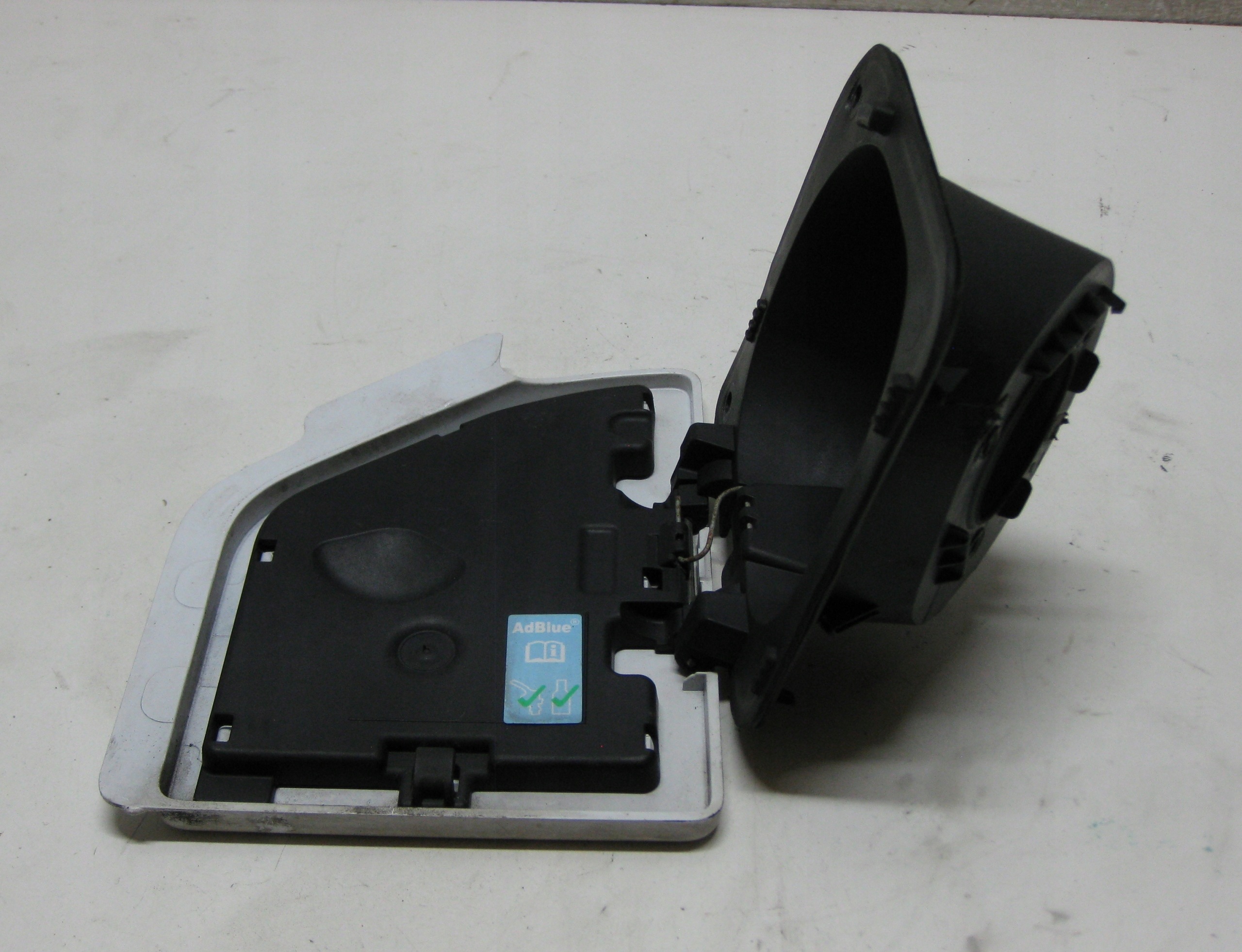 RENAULT MASTER III LIFT tankklappe ADBLUE 765M63121R
