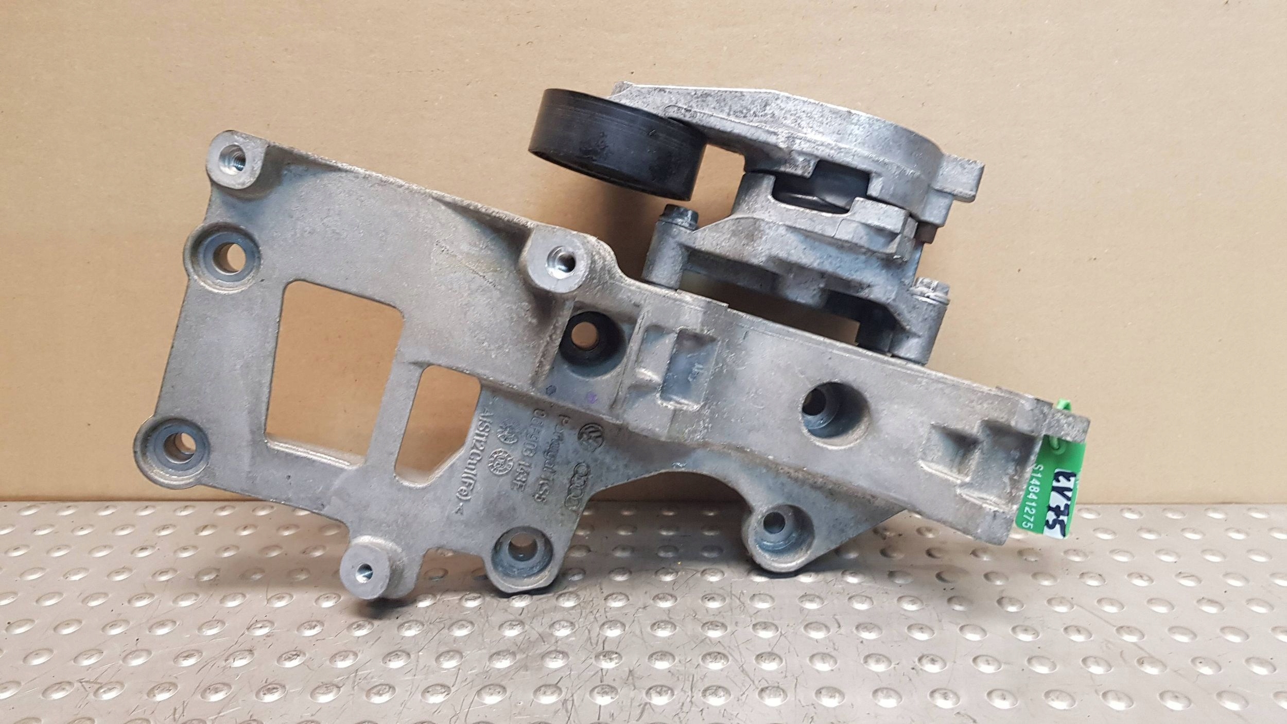 holder holder alternator 06F903143E A3 8P GOLF V LEON II OCTAVIA II 2.0TSI