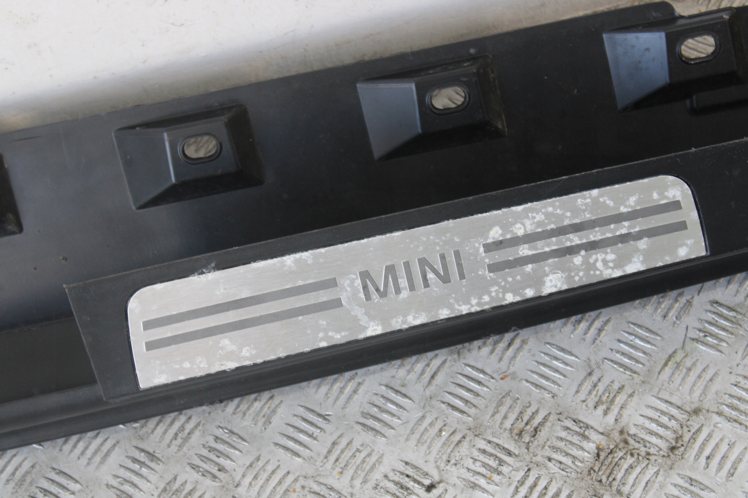 threshold cap threshold right MINI COUNTRYMAN R60 9801888