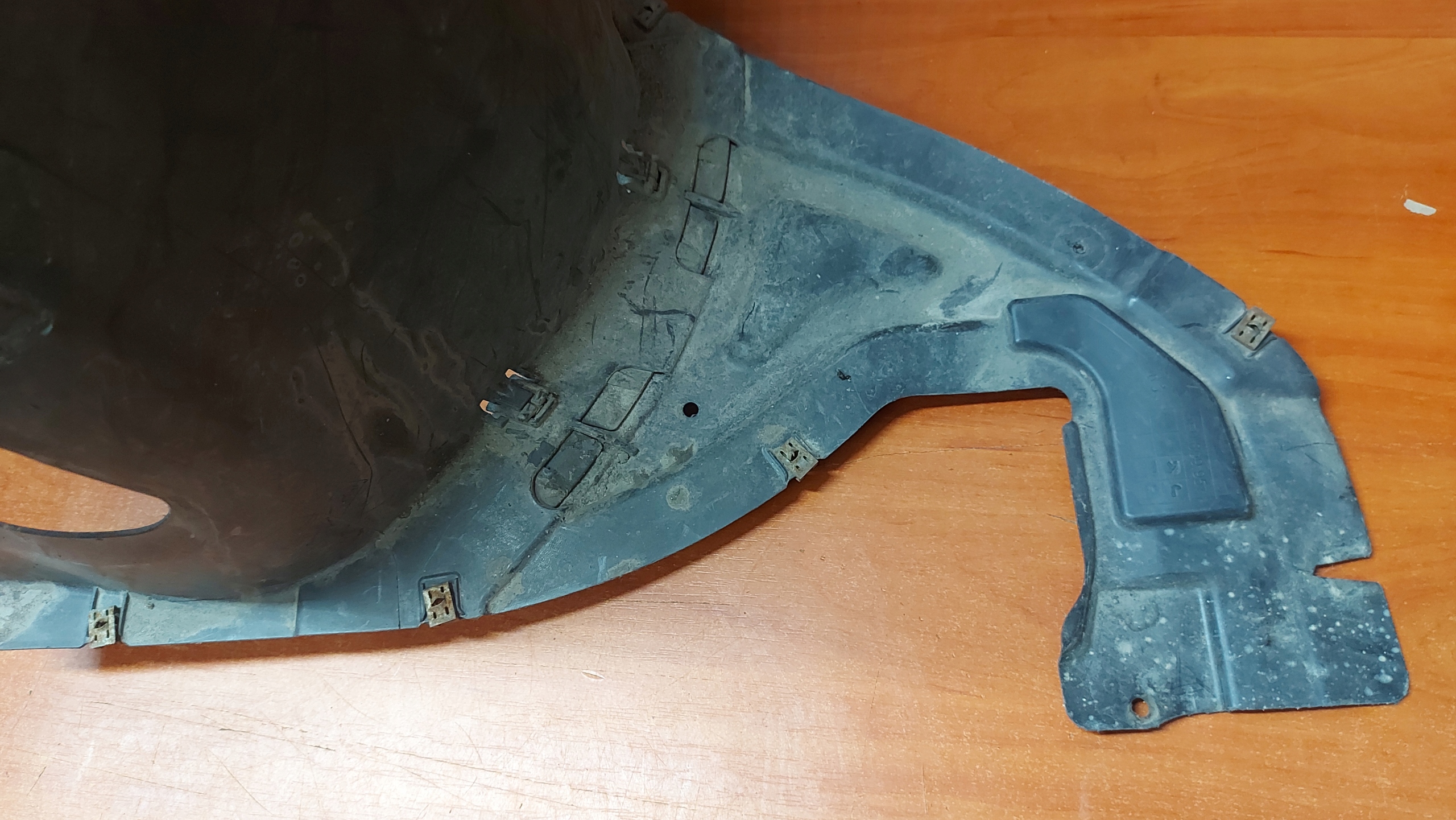 mudguard left left front front SKODA OCTAVIA III