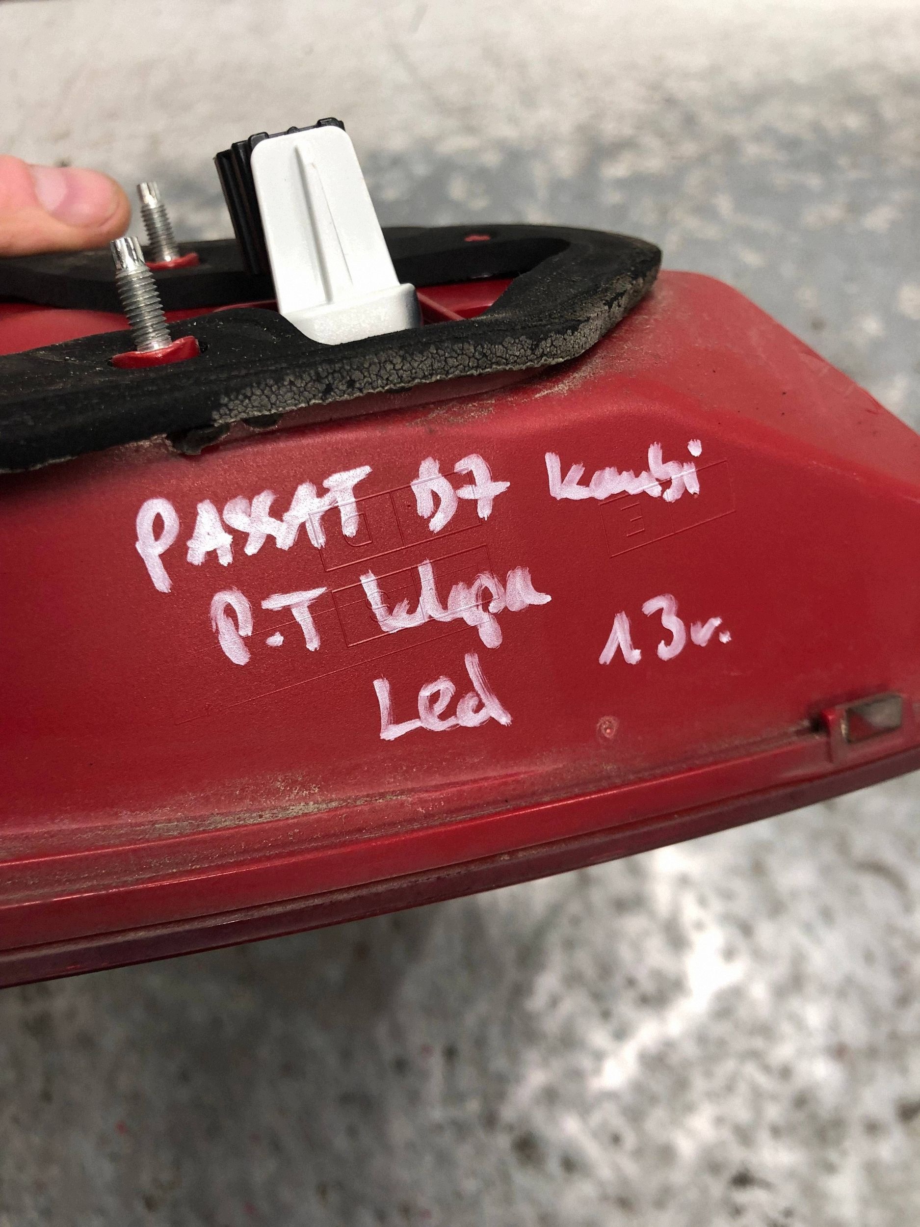 light right rear part to the bonnet LED VW PASSAT B7 KOMBI