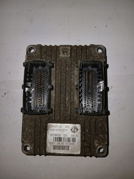 FIAT GRANDE PUNTO 1.4 8V control unit silnika51784957